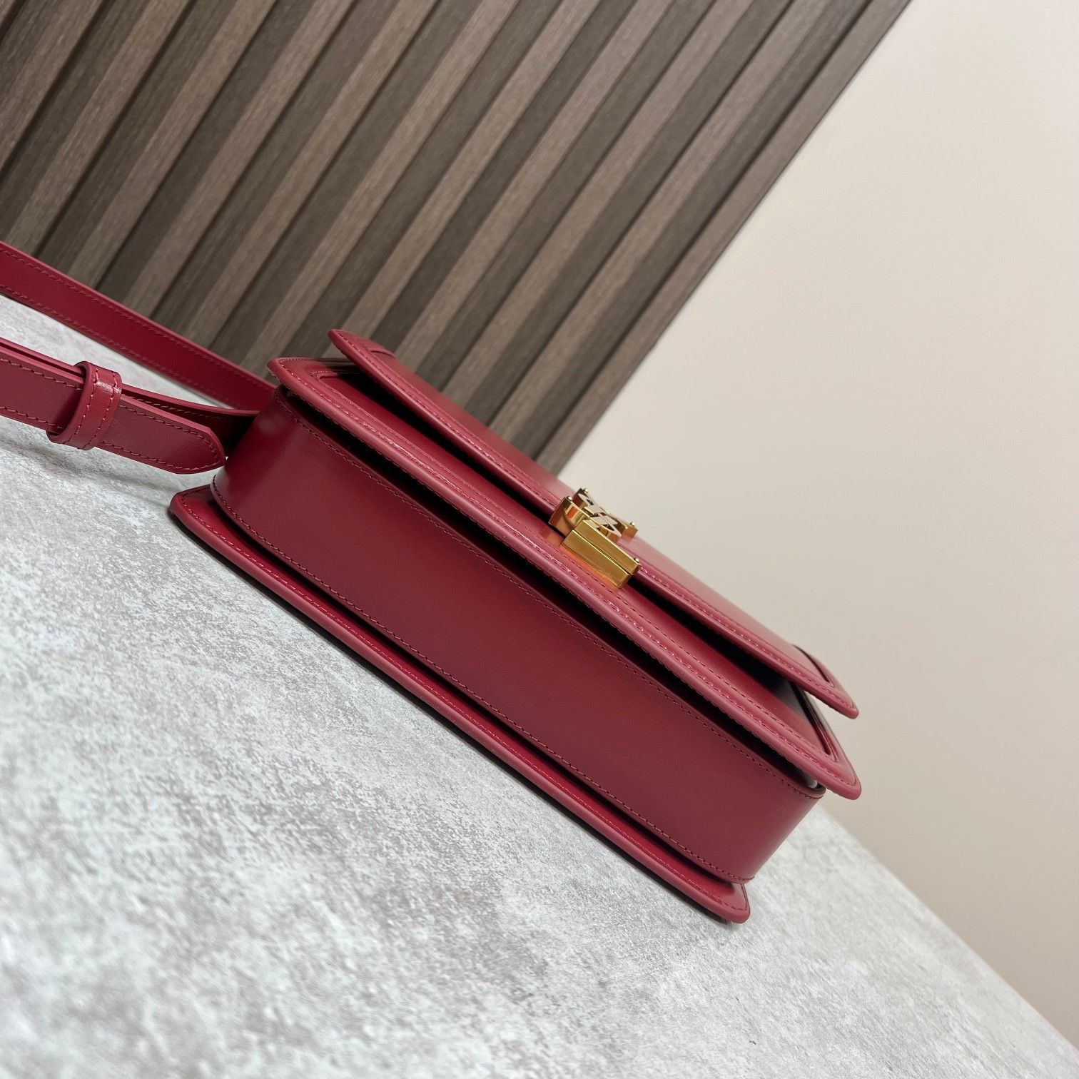 Y51 SOLFERINO MEDIUM SATCHEL IN BOX Sa1nt Lau*nt RED 9.1 X 6.3 X 2.4 INCHES