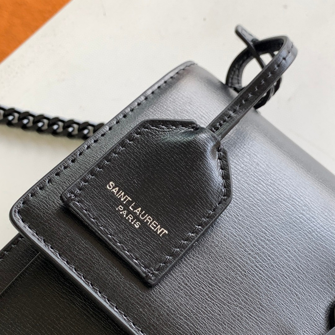 Y51 SUNSET MEDIUM IN SMOOTH LEATHER NOIR 8 X 6.2 X 2.5 INCHES