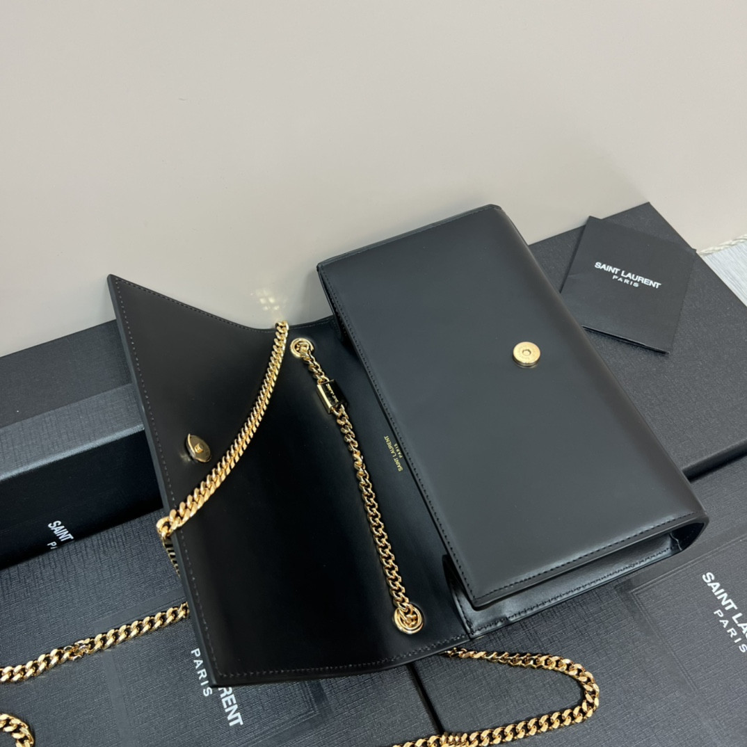 Y51 KATE MEDIUM IN SMOOTH LEATHER BLACK 9.4 X 5.7 X 2.1 INCHES