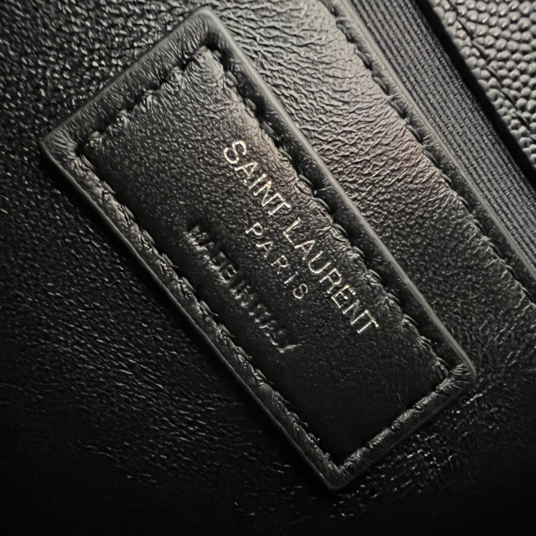 Y51 KATE MEDIUM IN GRAIN DE POUDRE EMBOSSED LEATHER ALL BLACK 9.4 X 5.7 X 2.1 INCHES