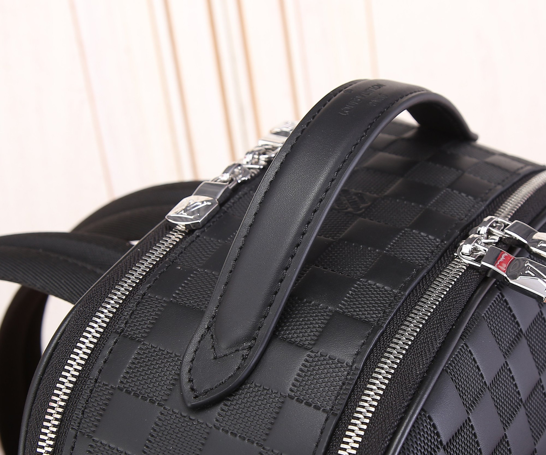 L0vis Vvtt0n N40501 Avenue Backpack 40 x 31 x 15 cm