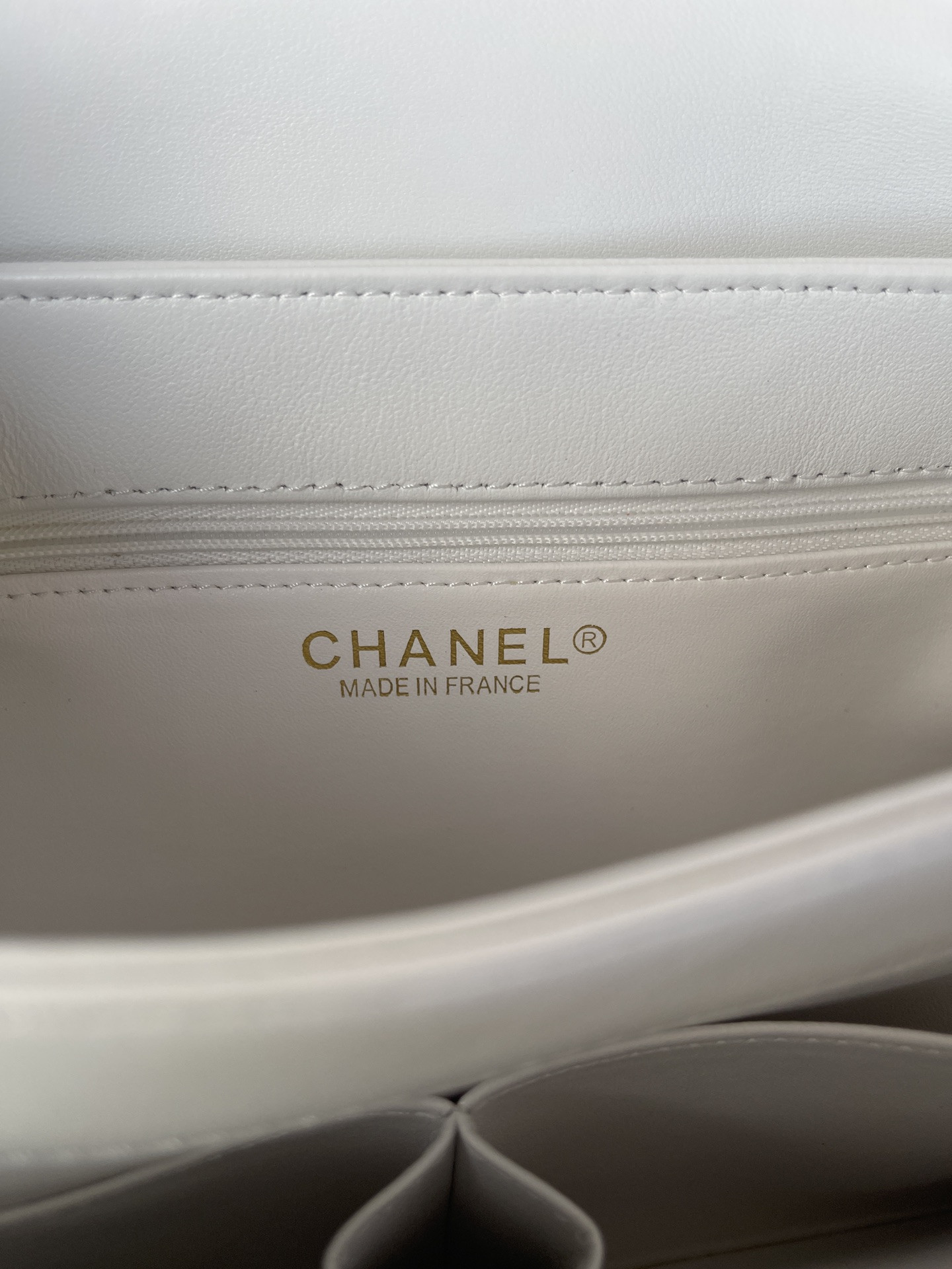 Ch**el FLAP BAG WITH TOP HANDLE WHITE 6.6 × 9.8 × 4.7 in