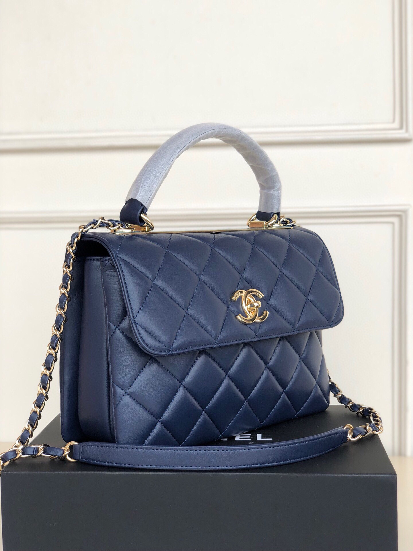 Ch**el FLAP BAG WITH TOP HANDLE 6.6 × 9.8 × 4.7 in