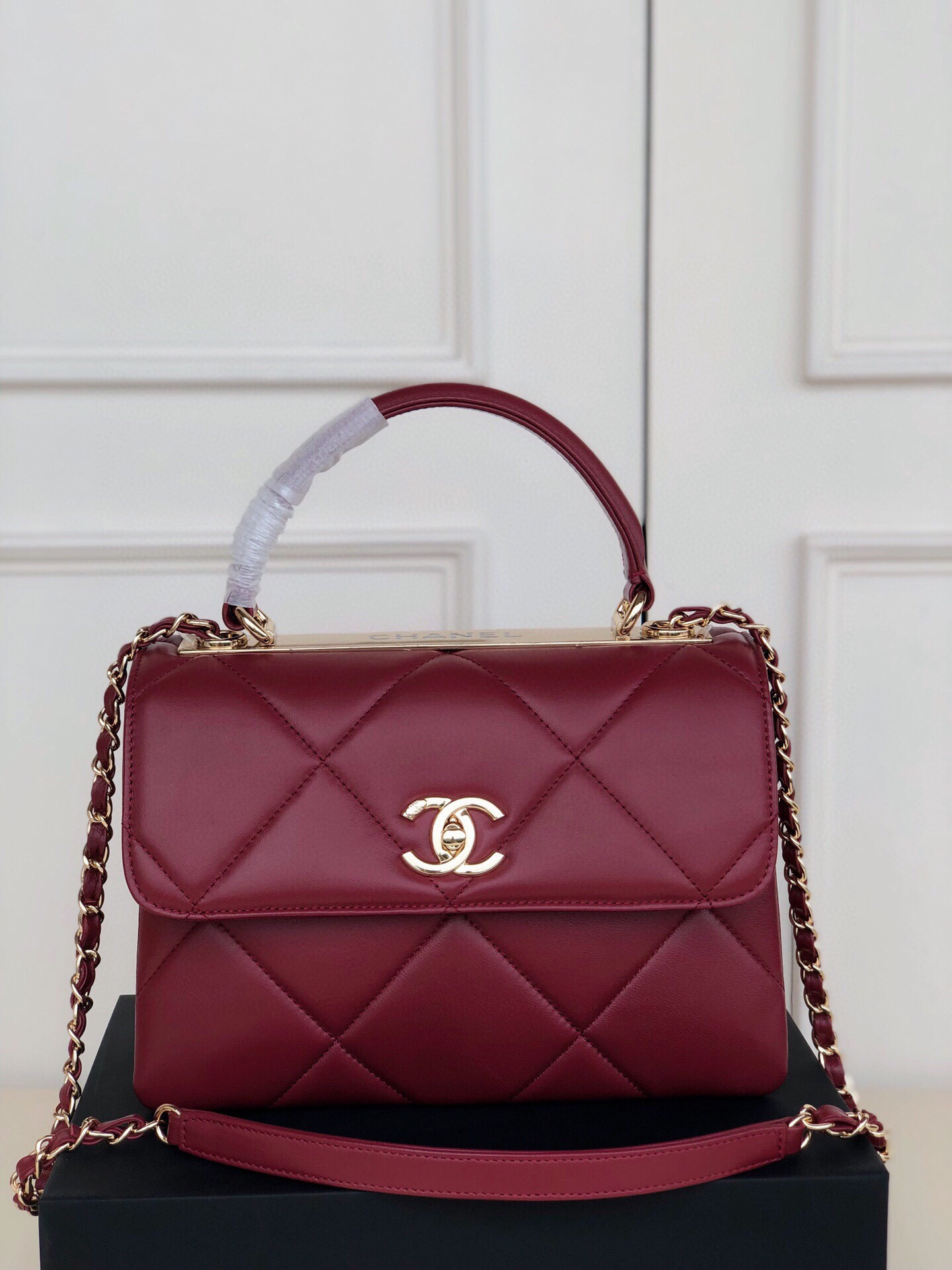Ch**el FLAP BAG WITH TOP HANDLE 6.6 × 9.8 × 4.7 in
