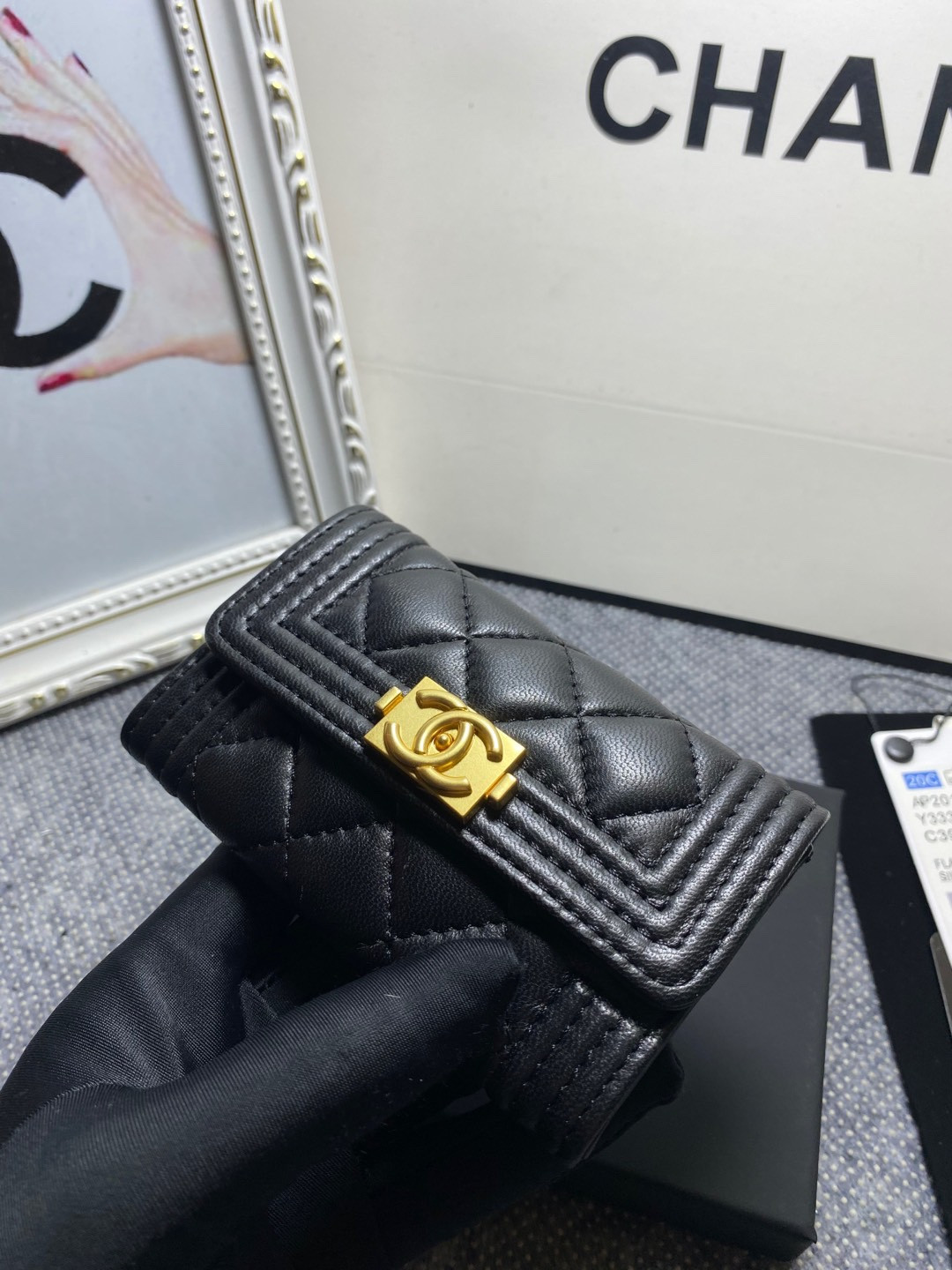 Ch**el FLAP WALLET 12-7CM
