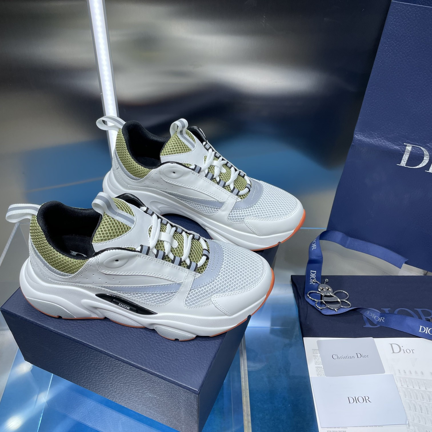 UA D10r B22 white and green Sneaker