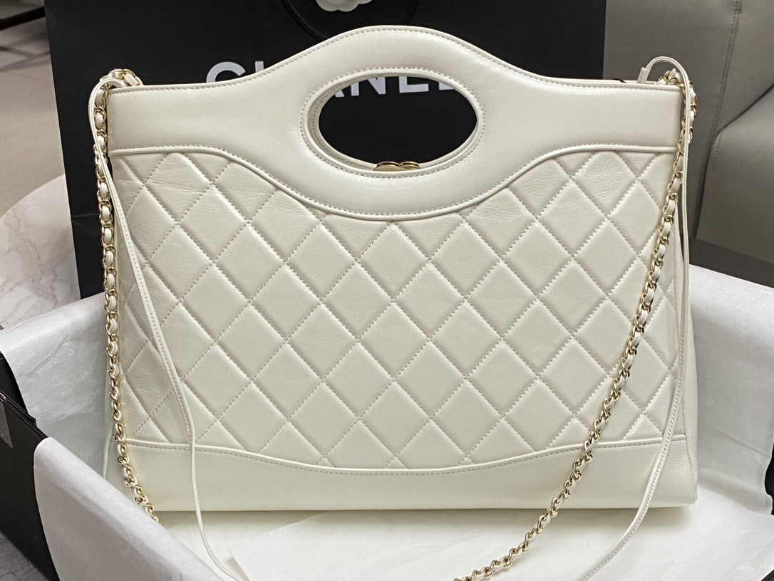 Ch**el SHOPPING BAG Shiny Lambskin & Gold-Tone Metal 35x39x8cm