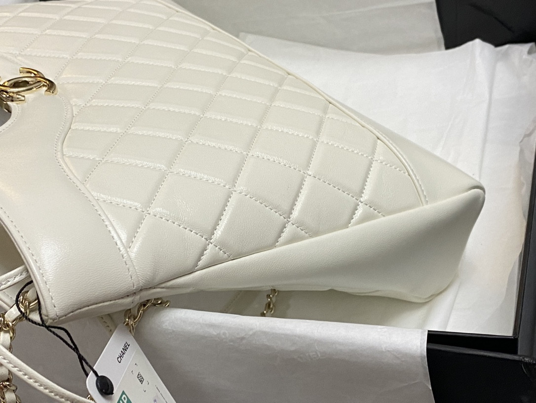 Ch**el SHOPPING BAG Shiny Lambskin & Gold-Tone Metal 35x39x8cm