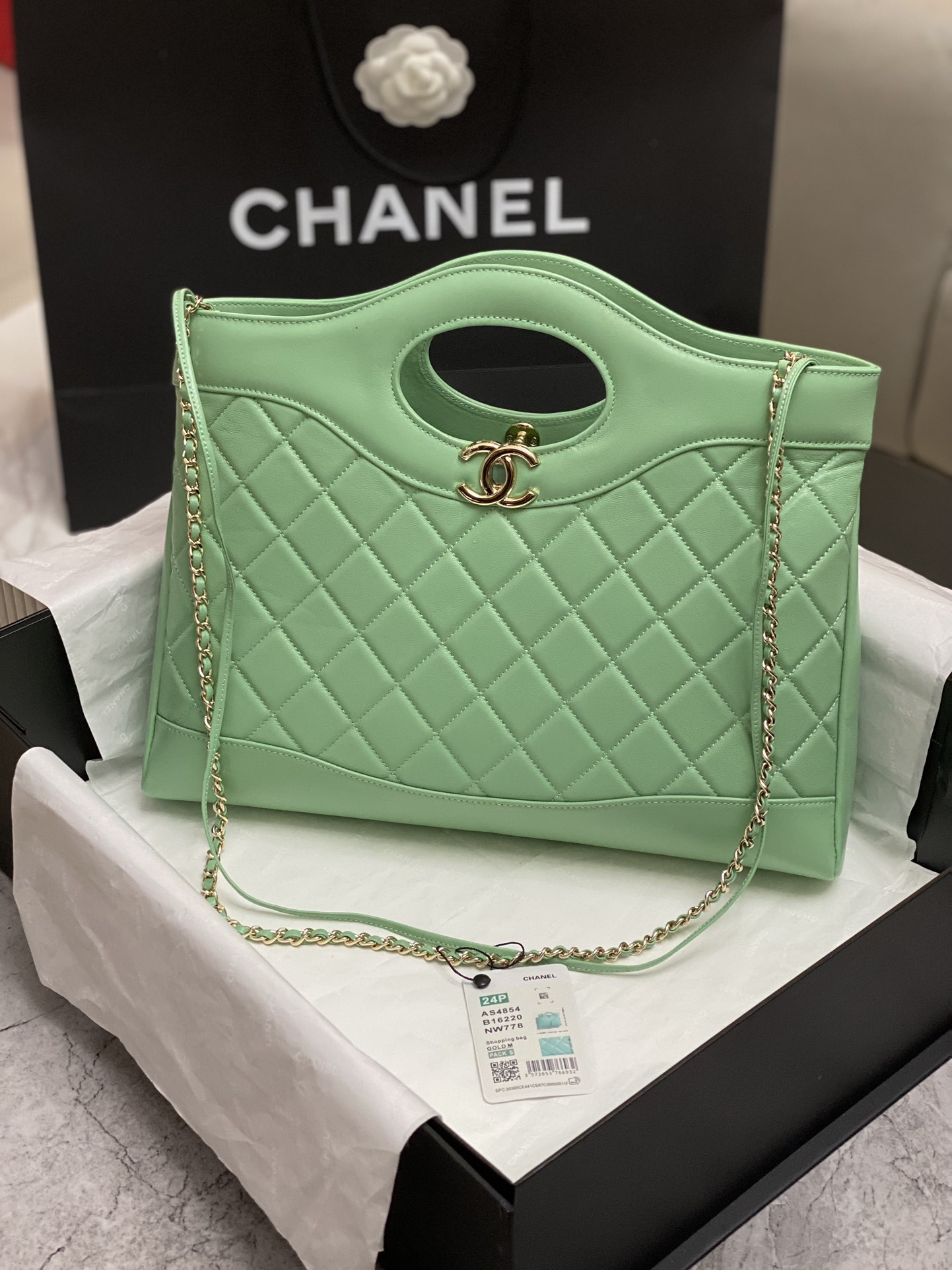 Ch**el  SHOPPING BAG Shiny Lambskin & Gold-Tone Metal Light green 35x39x8cm