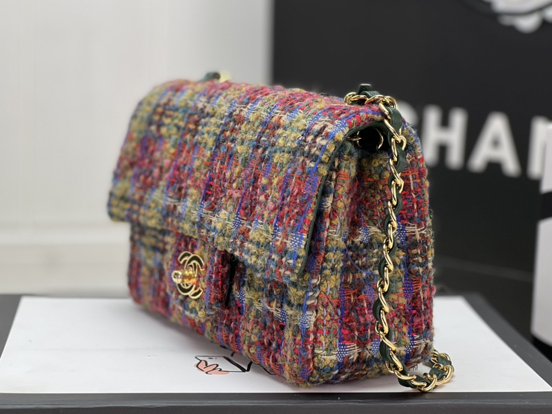Ch**el MINI CLASSIC 11.12 HANDBAG Tweed & Gold-Tone Metal 4.7 × 7.8 × 2.3 in