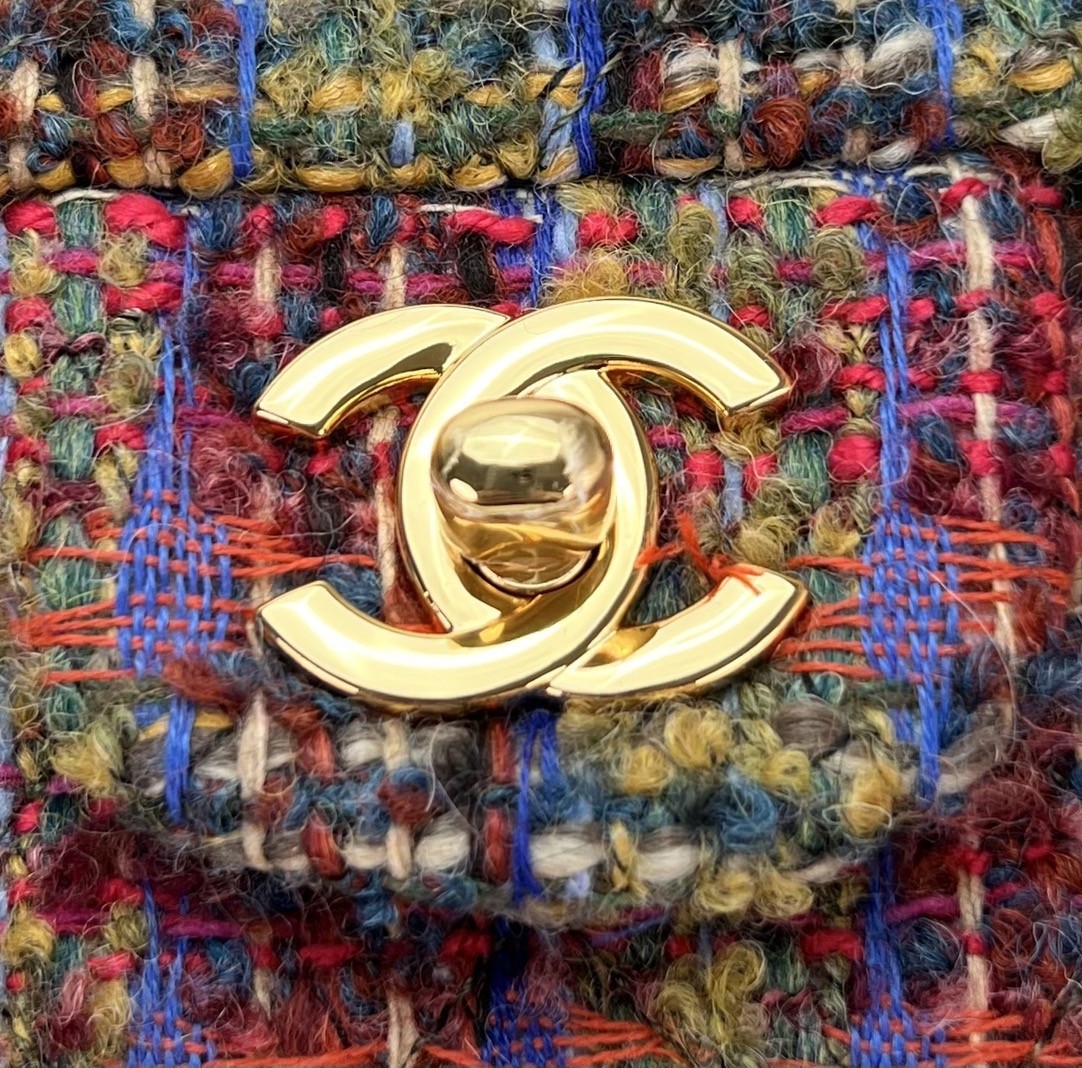 Ch**el MINI CLASSIC 11.12 HANDBAG Tweed & Gold-Tone Metal 4.7 × 7.8 × 2.3 in