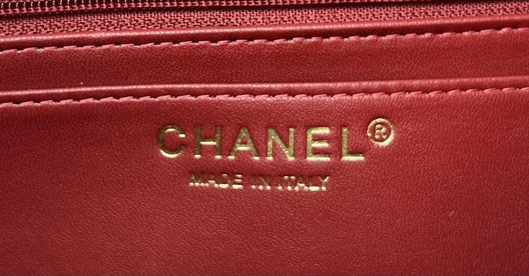 Ch**el MINI CLASSIC 11.12 HANDBAG Tweed & Gold-Tone Metal 4.7 × 7.8 × 2.3 in