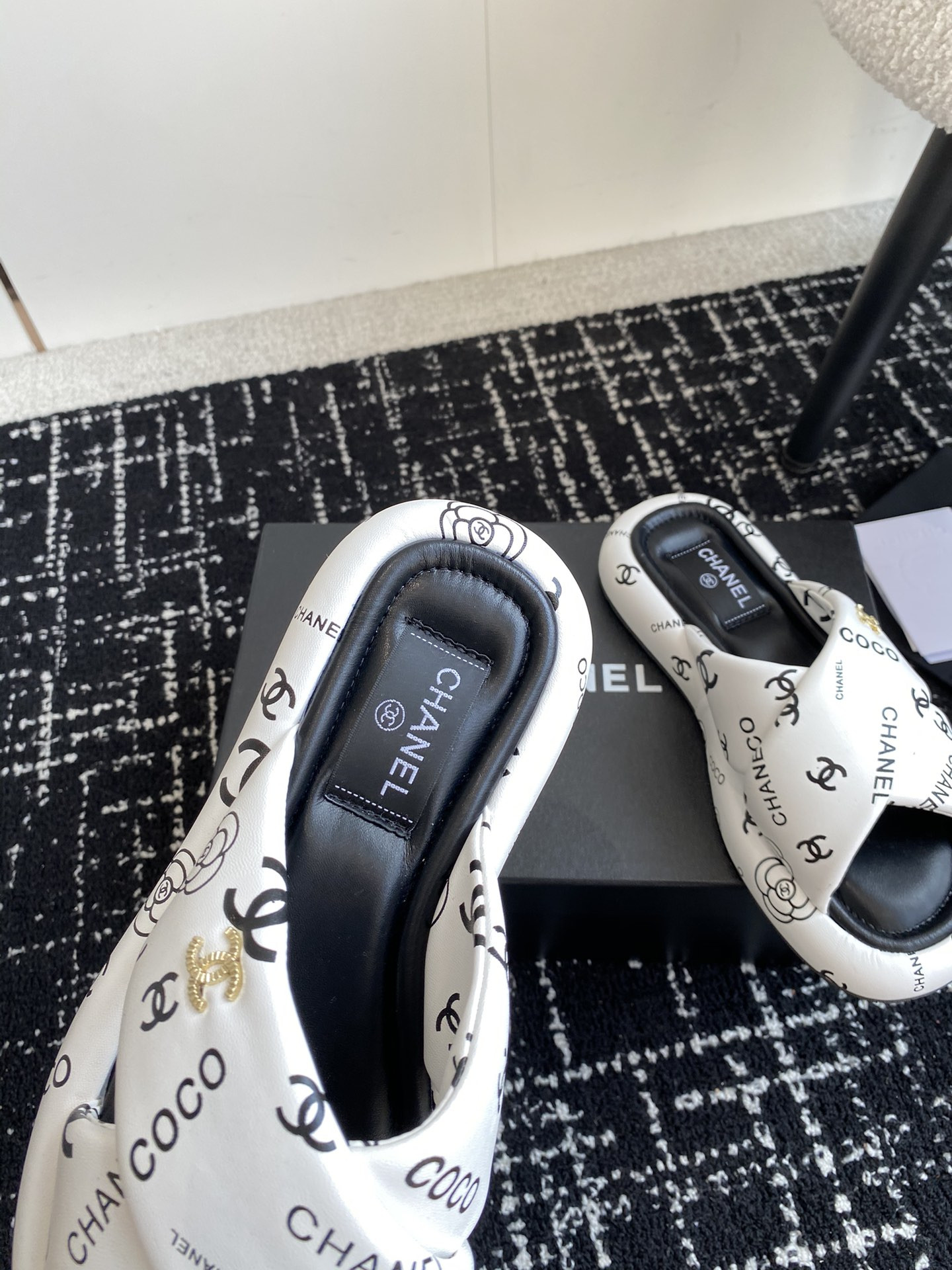 UA Ch**el SLIPPERS