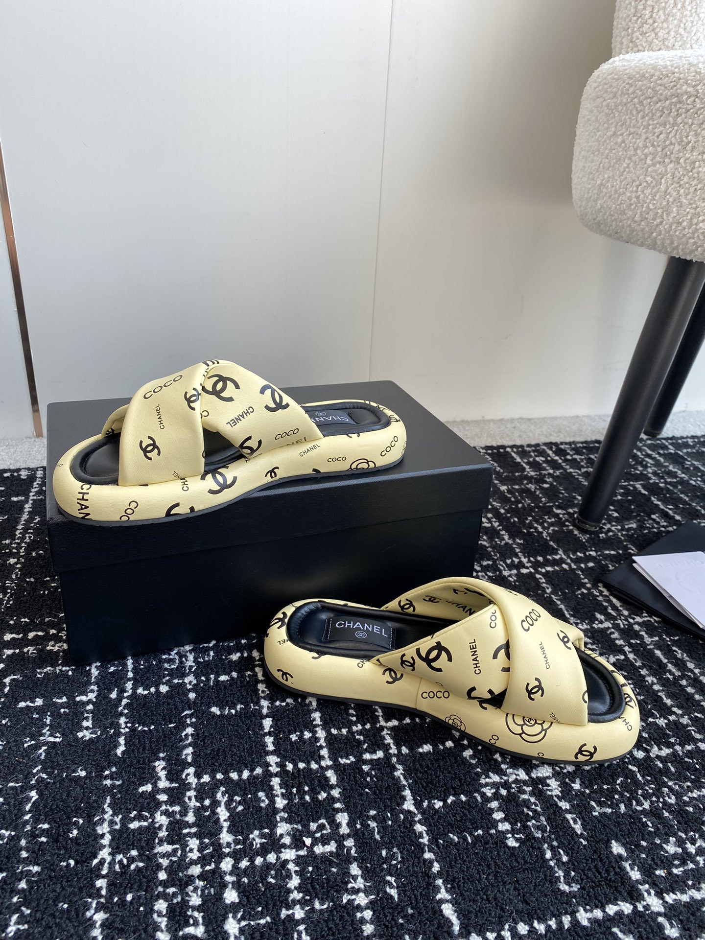 UA Ch**el SLIPPERS
