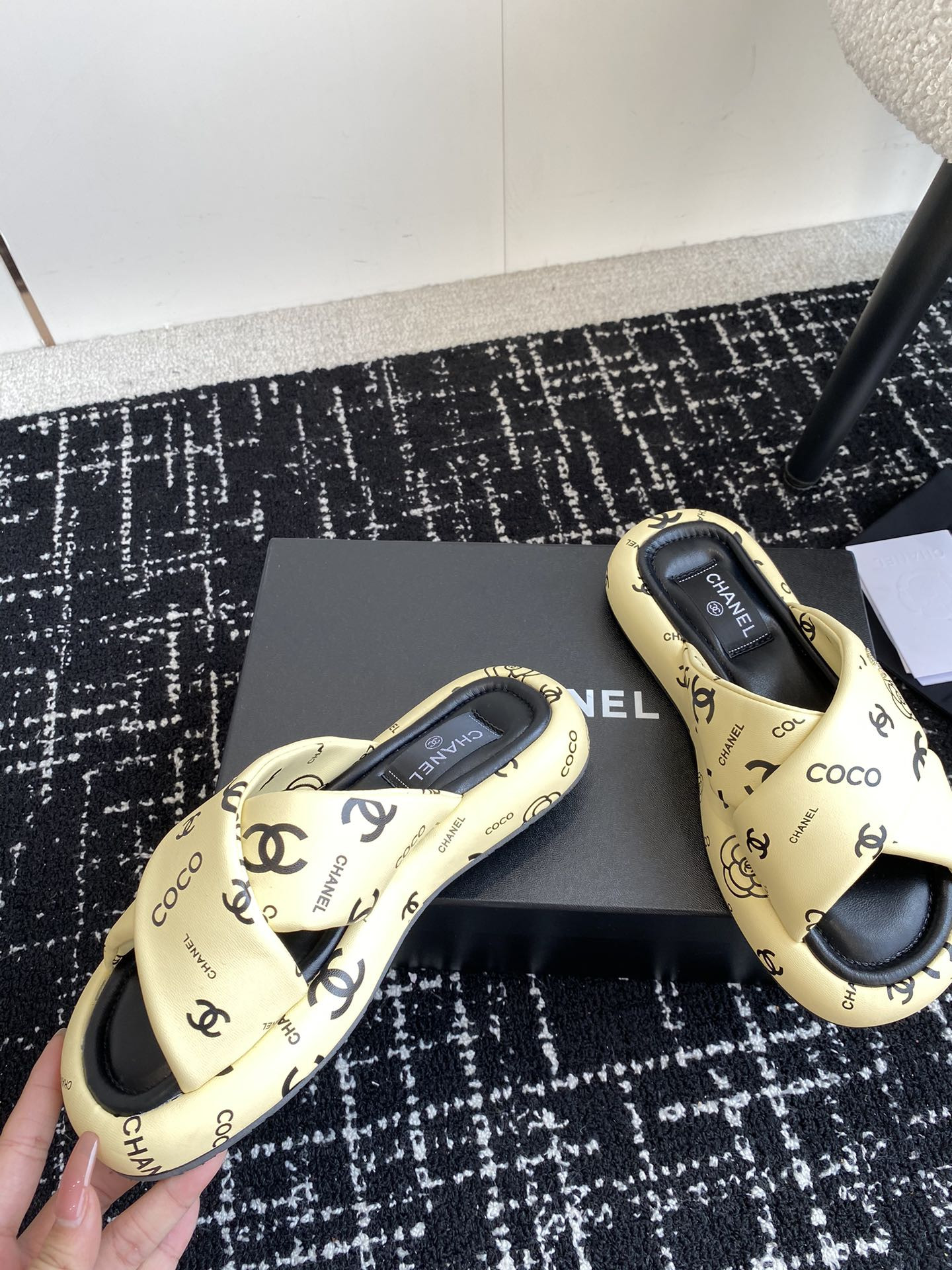 UA Ch**el SLIPPERS
