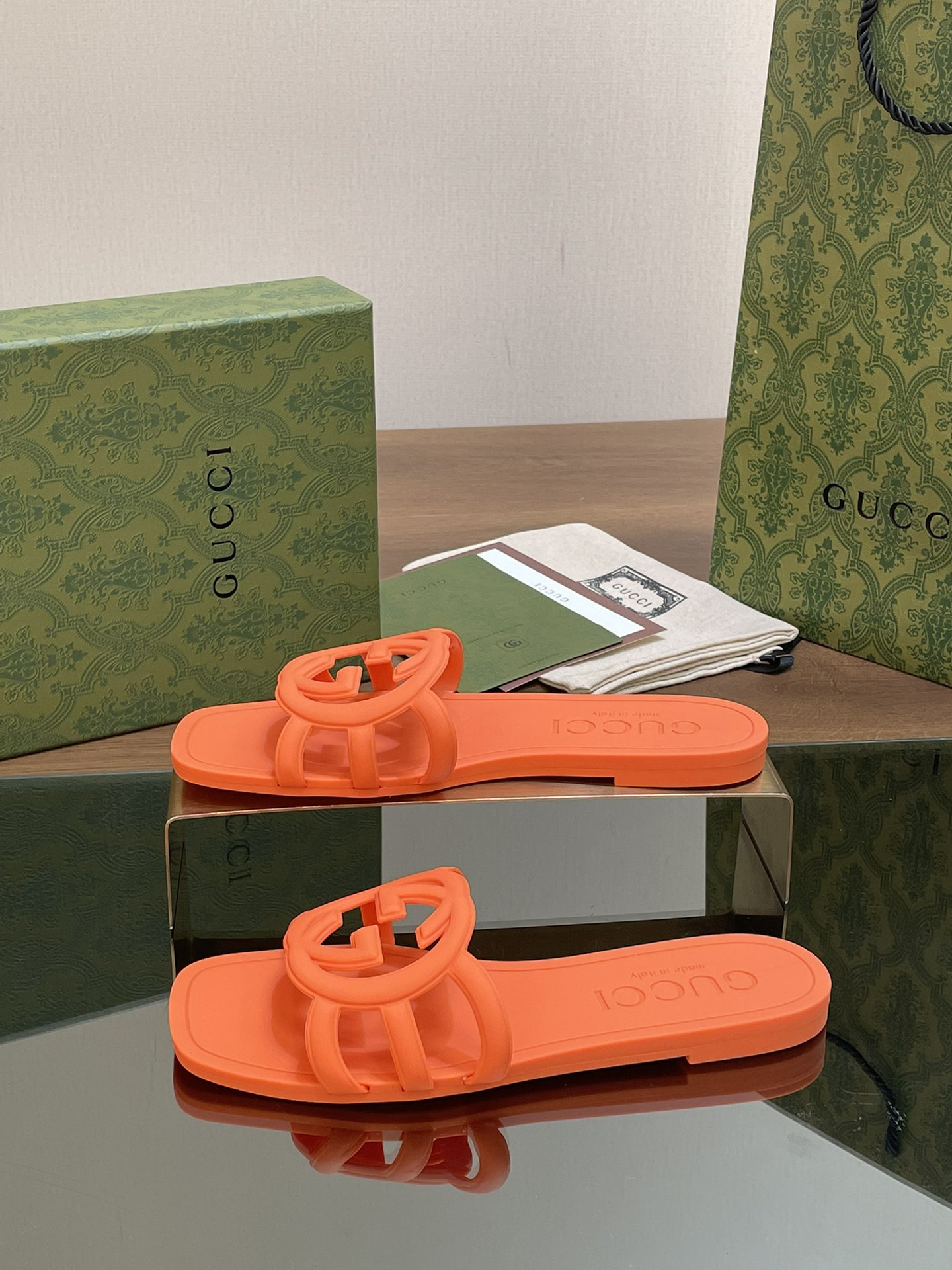 UA Gvc*1 INTERLOCKING G SLIDE SANDAL Orange