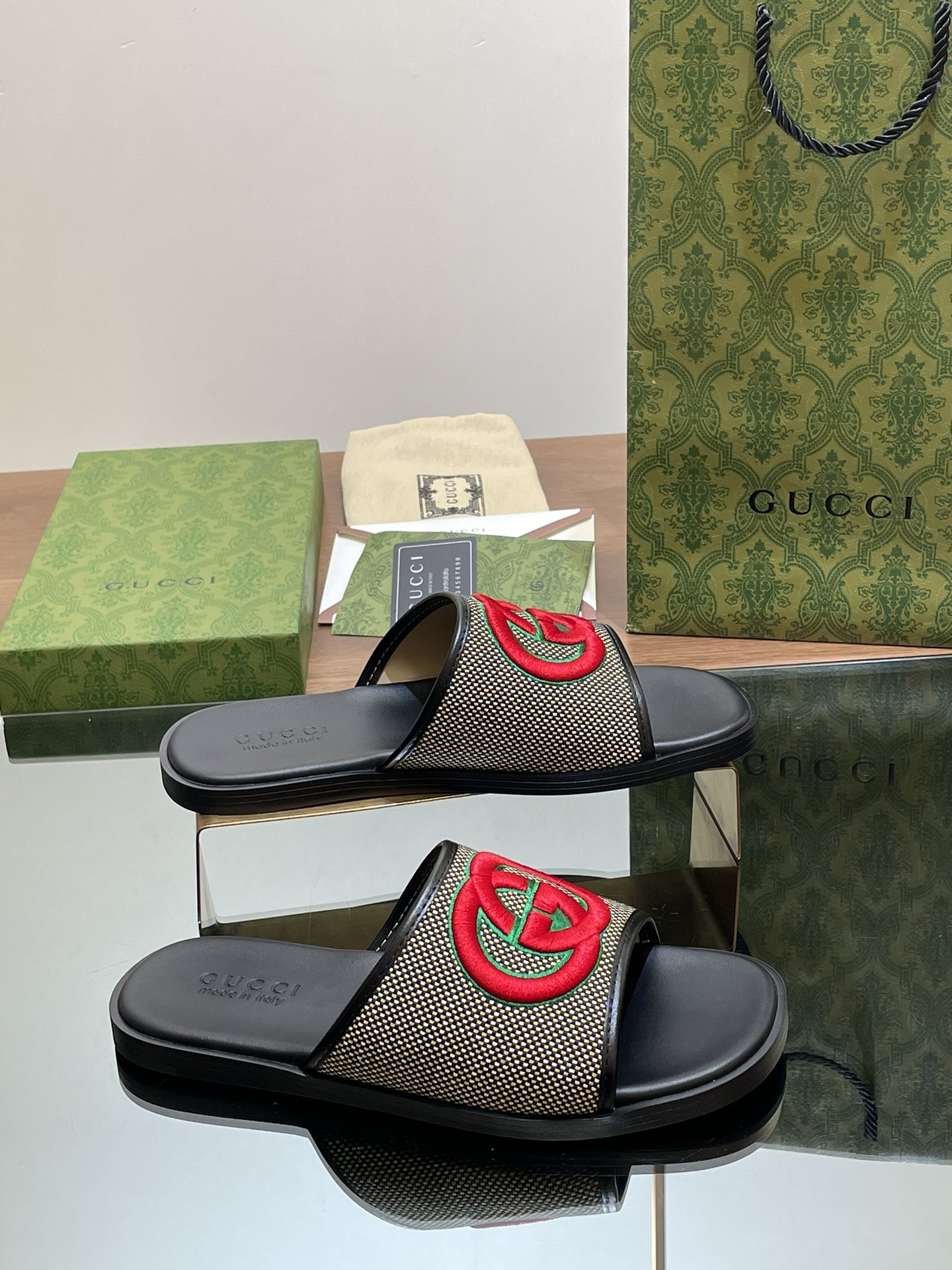 UA Gvc*1 INTERLOCKING G SLIDE SANDAL
