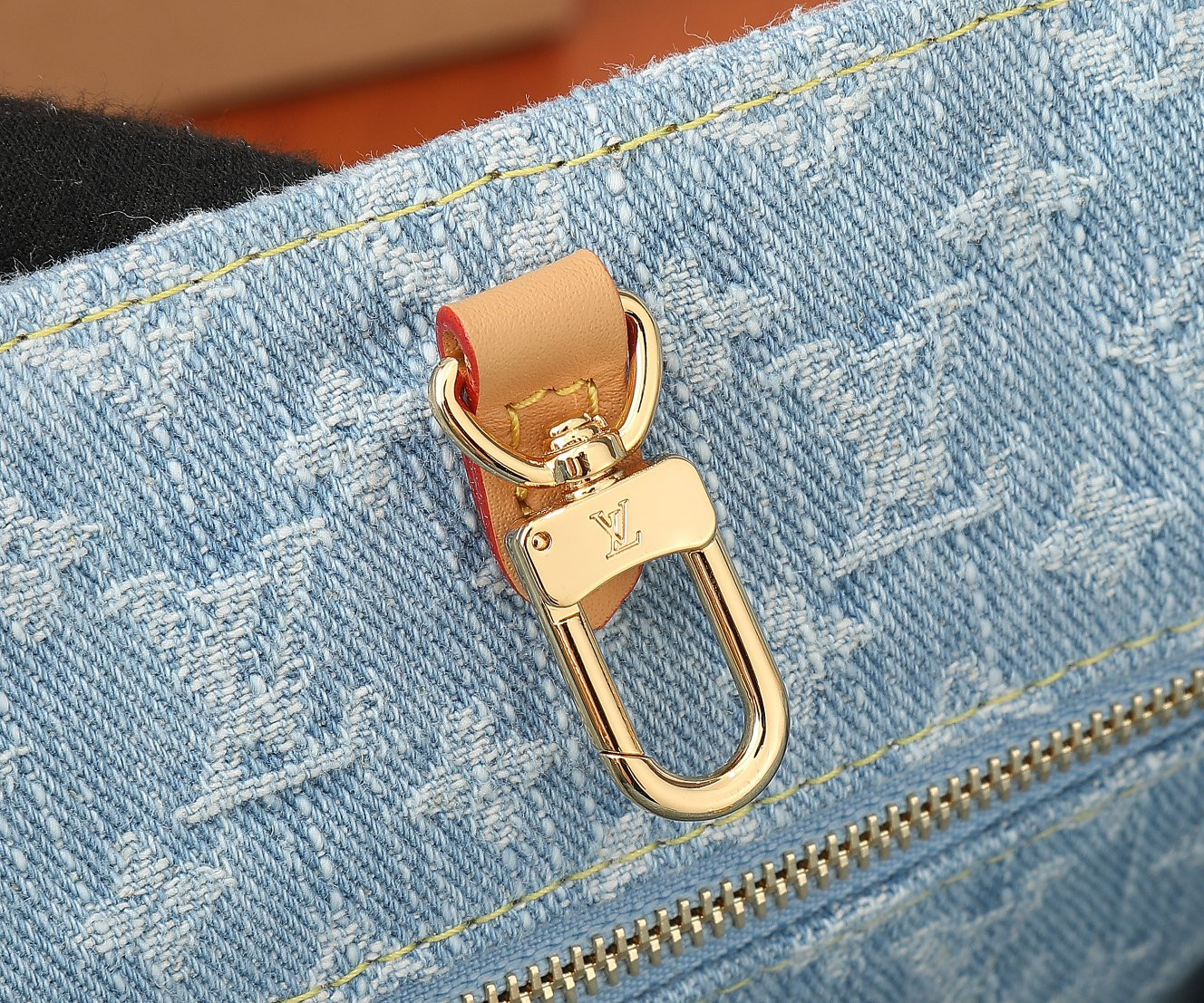 LV Let Go PM M42897  11 x 9.1 x 4.1 in