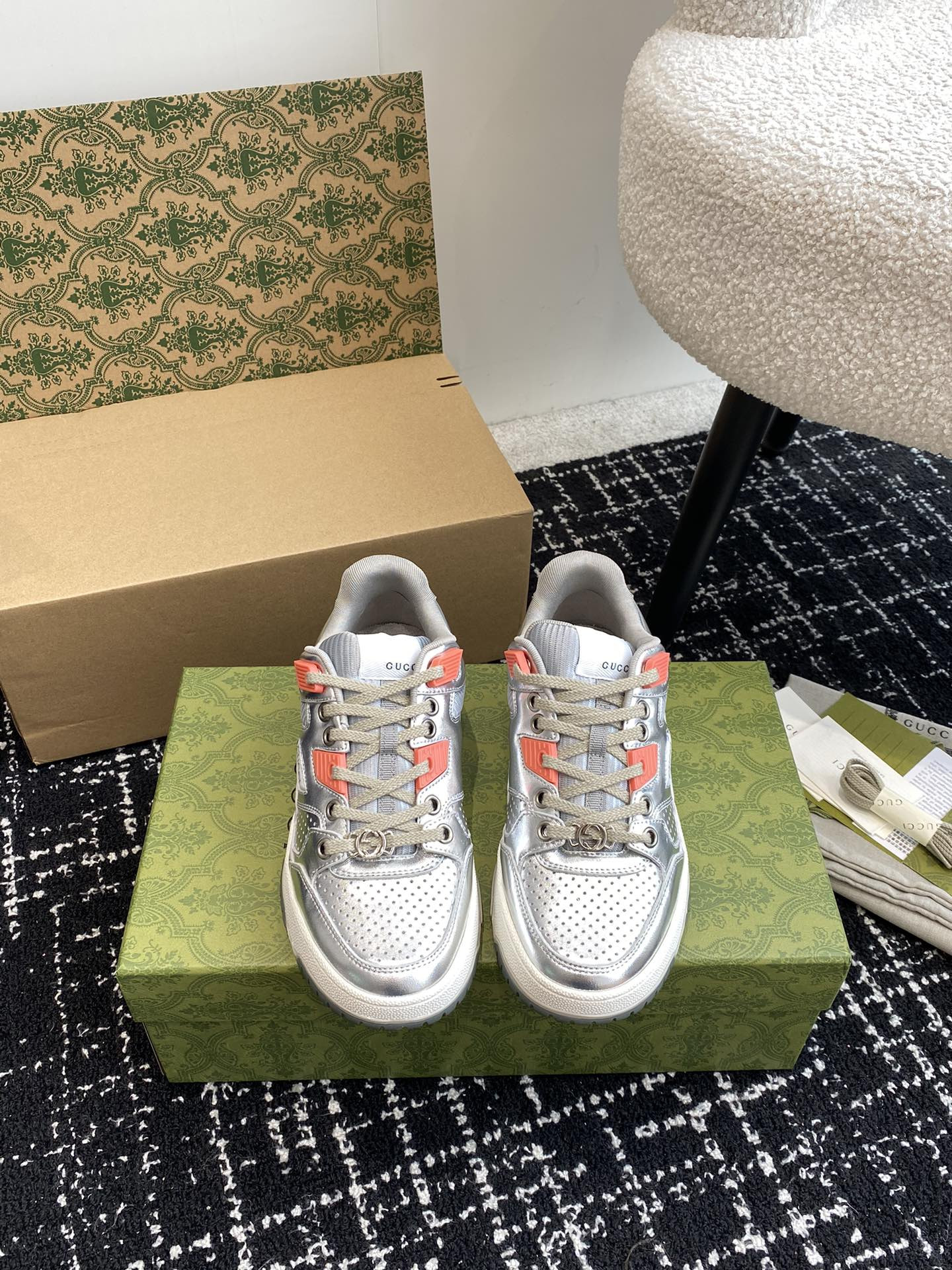UA Gvc*1 Low-Top SNEAKER