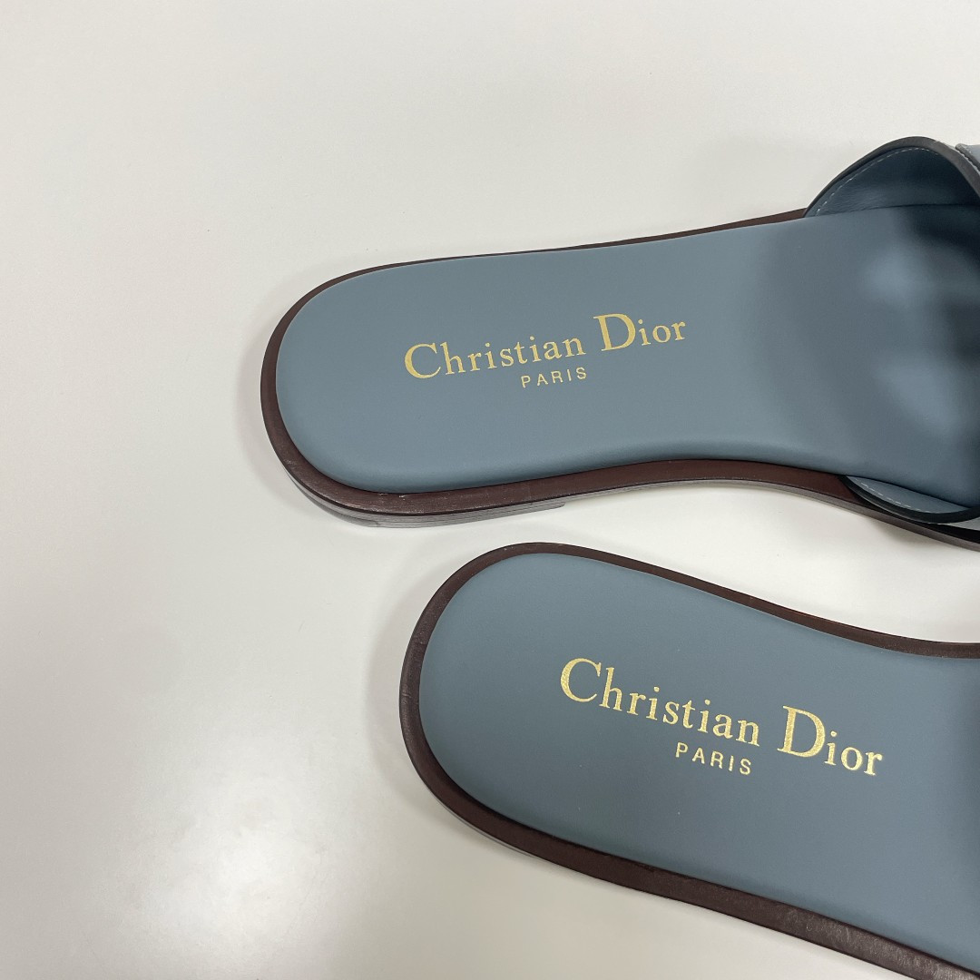UA D10r D-Club Slide