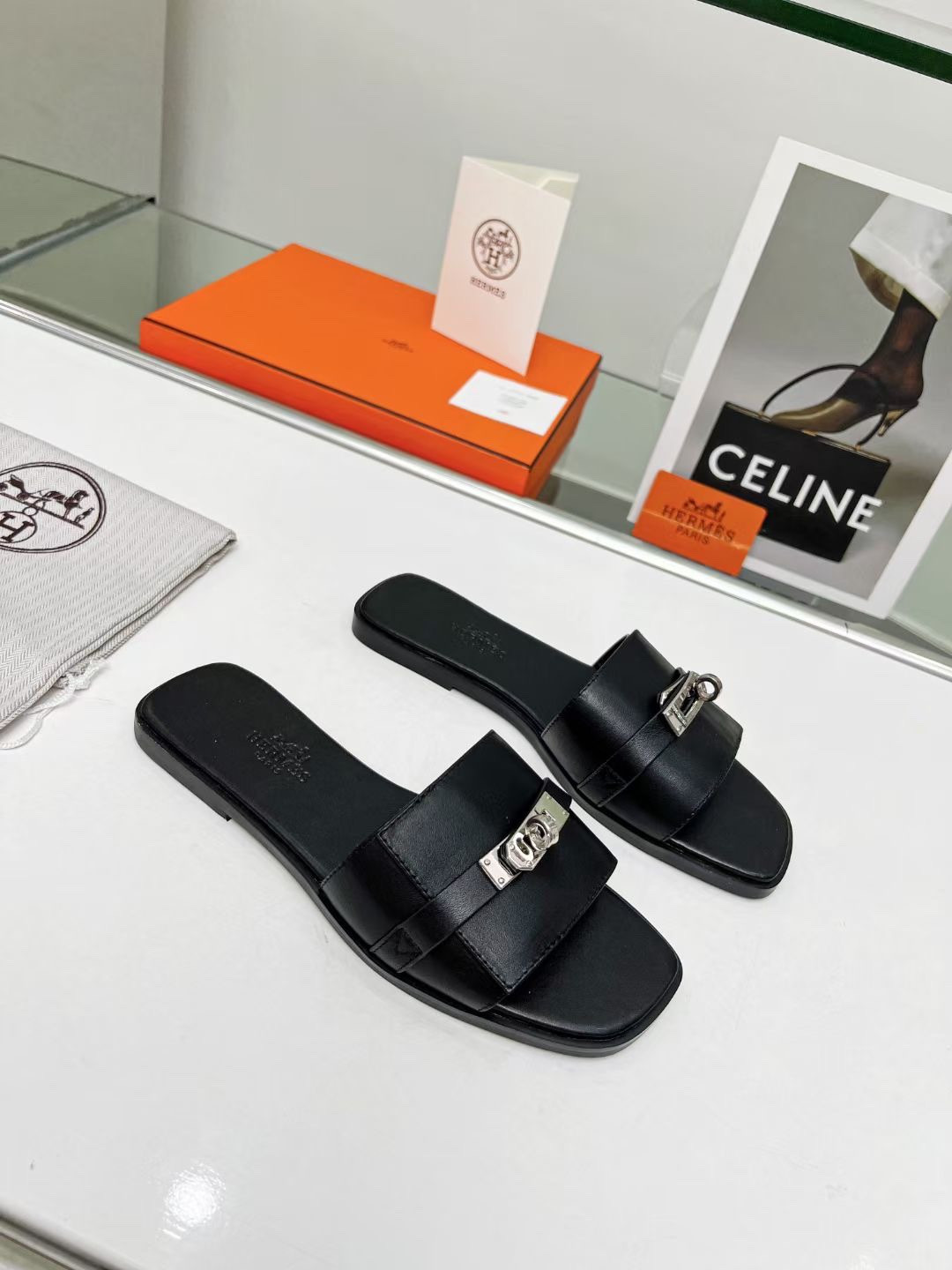 UA H**me5 Giulia sandal