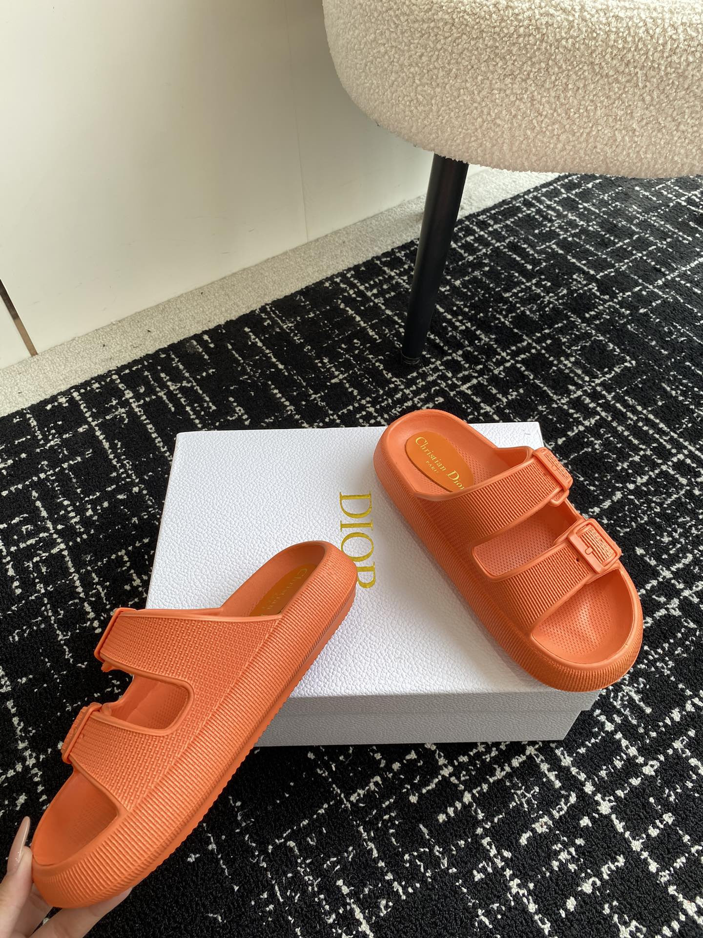 UA D10r Slide