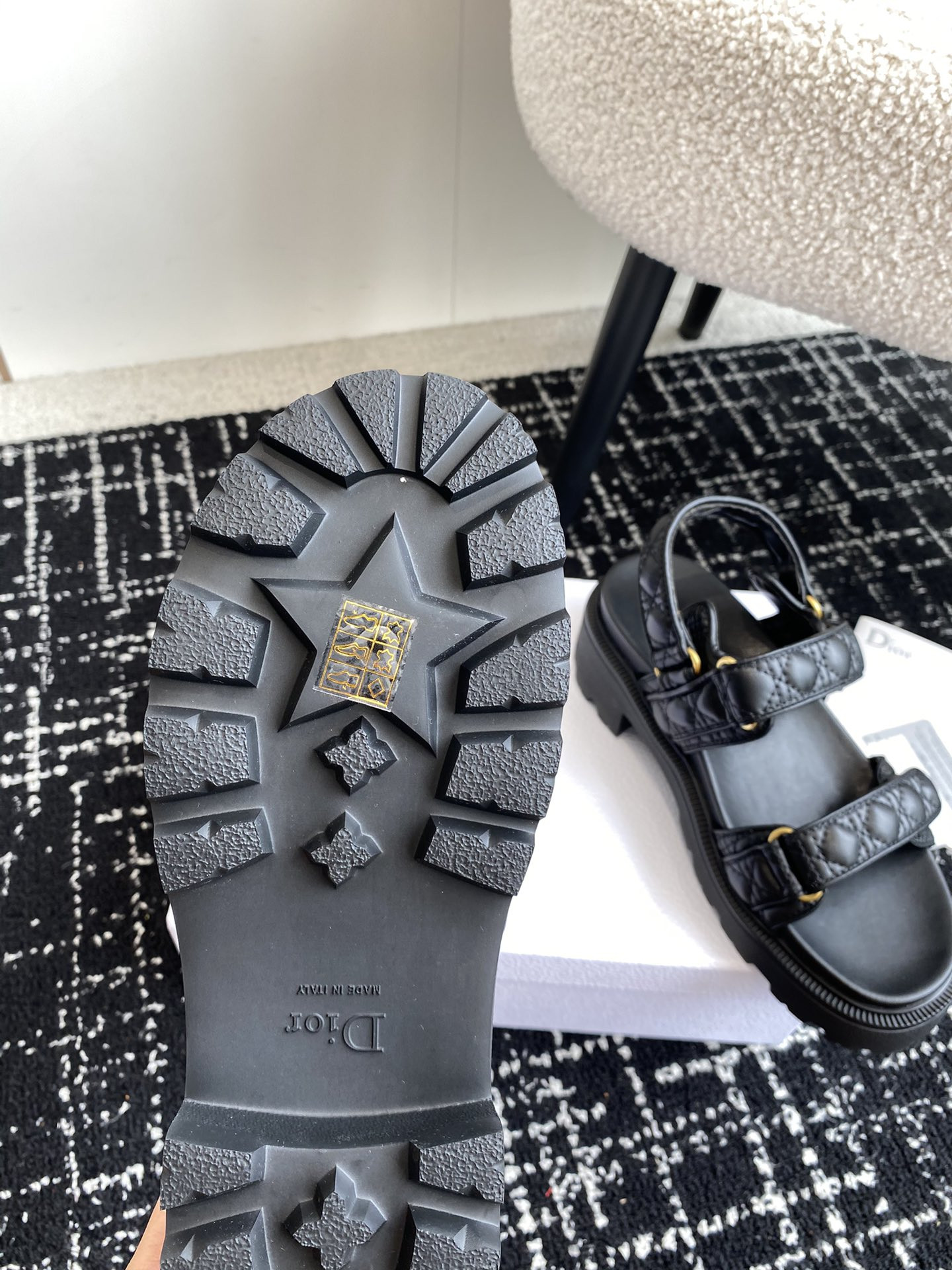 UA D10ract Platform Sandal