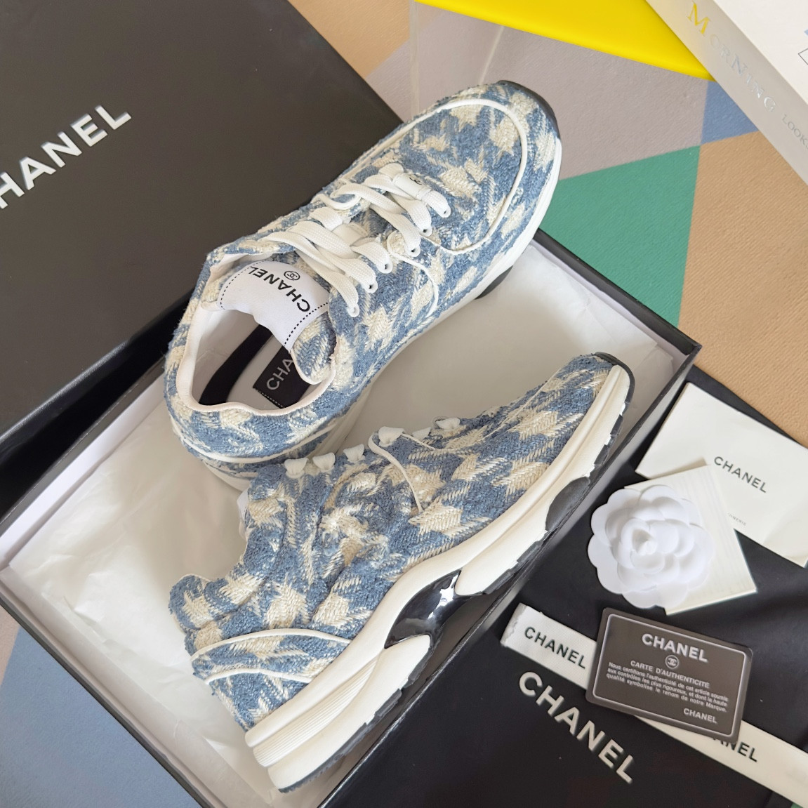 UA Ch**el SNEAKER