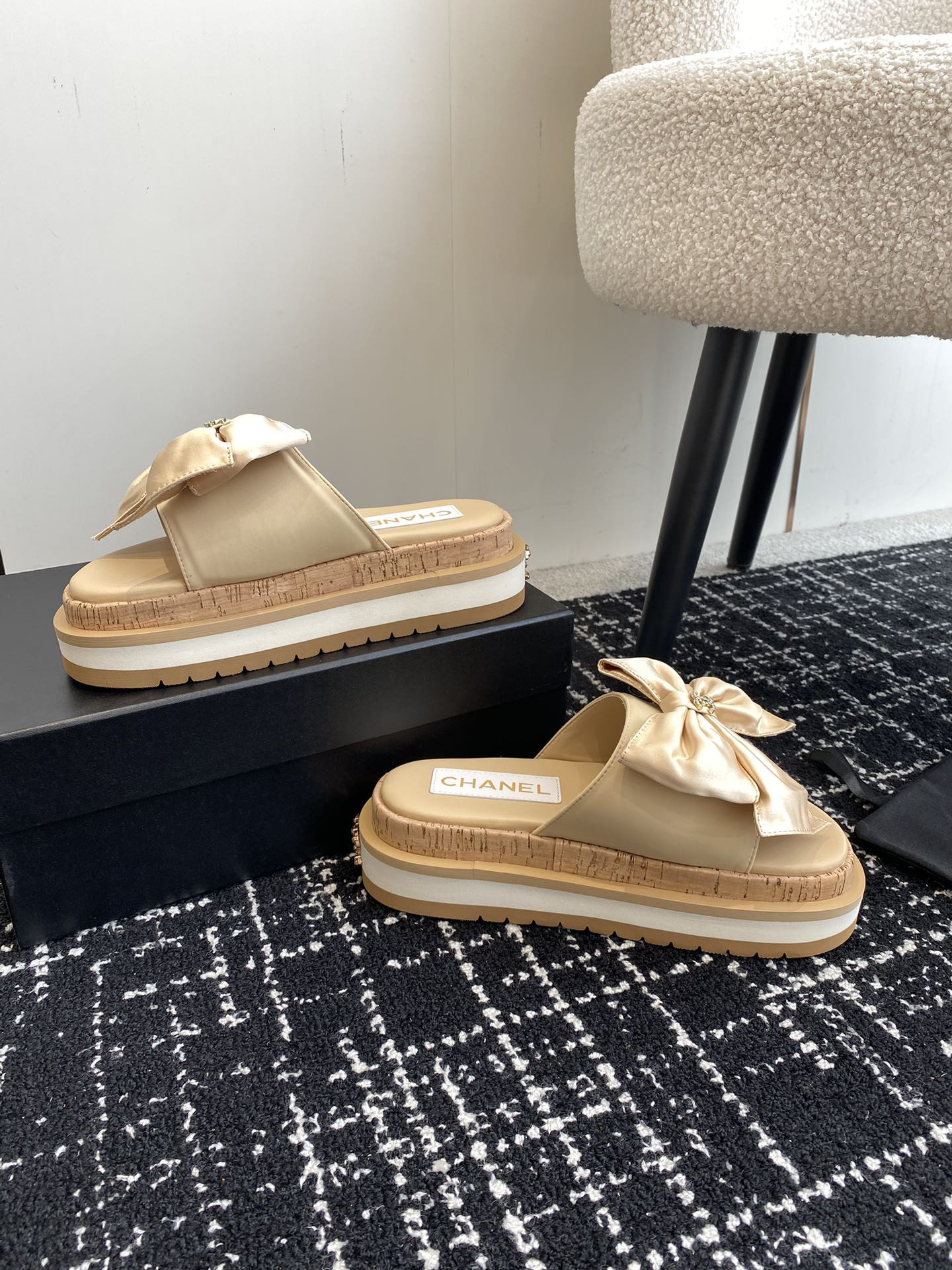 UA Ch**el PLATFORM SLIDES