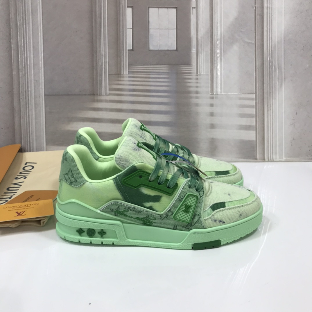 UA LV Trainer Sneaker