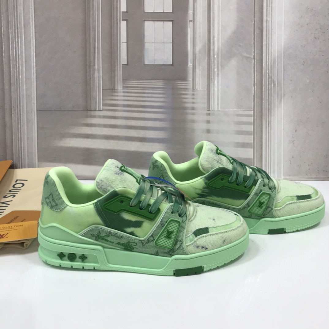 UA LV Trainer Sneaker
