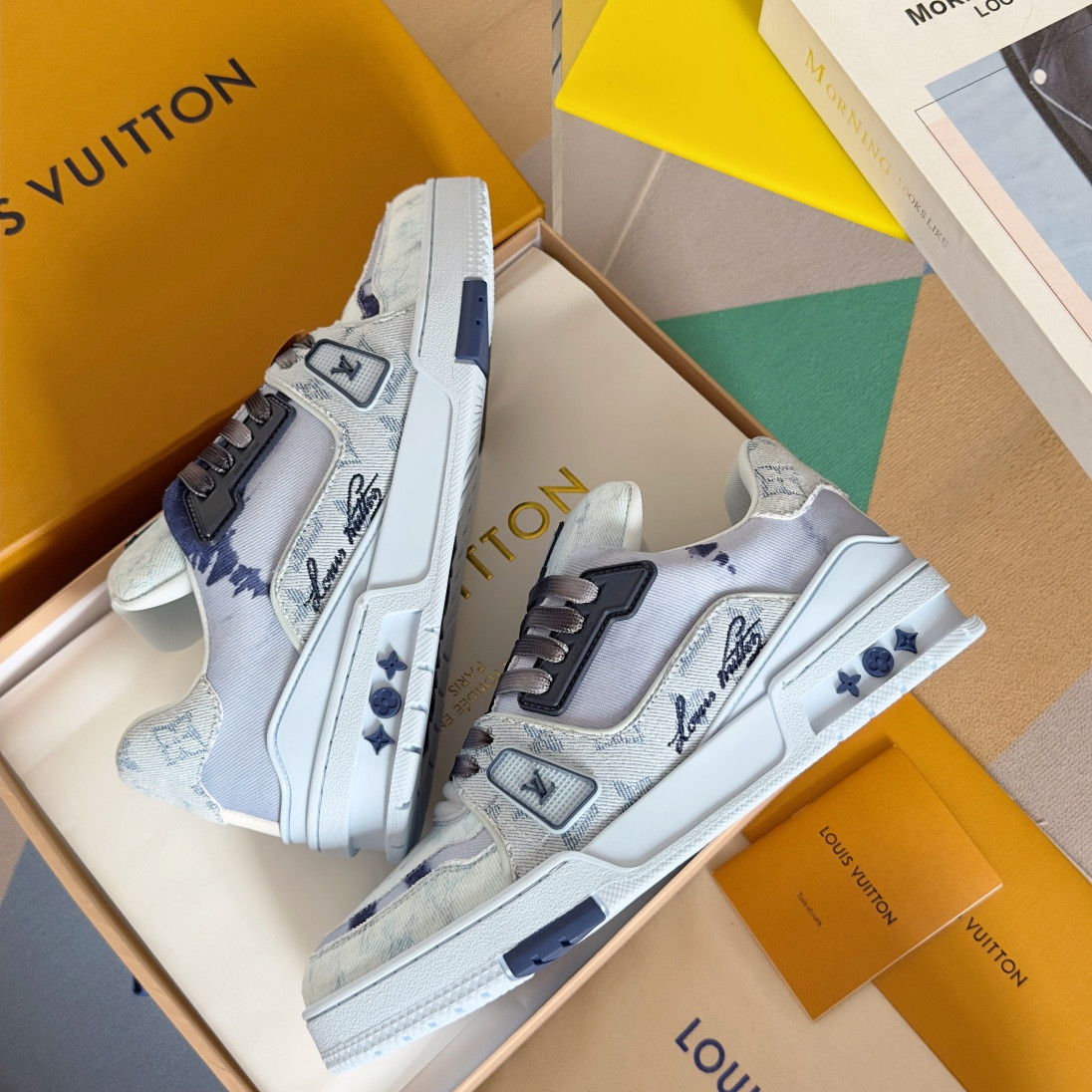 UA LV Trainer Sneaker