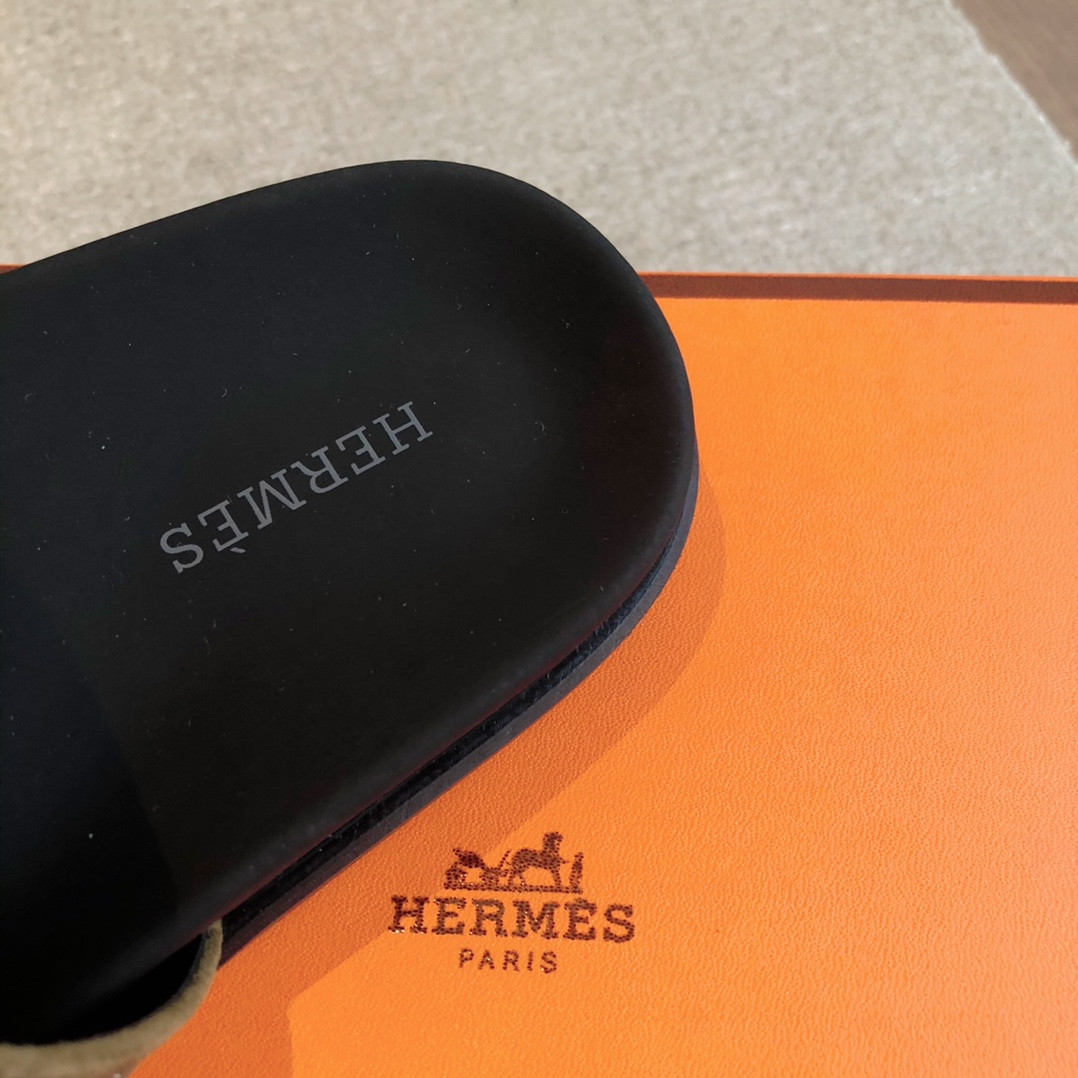 UA H**me5 Empire Sandal