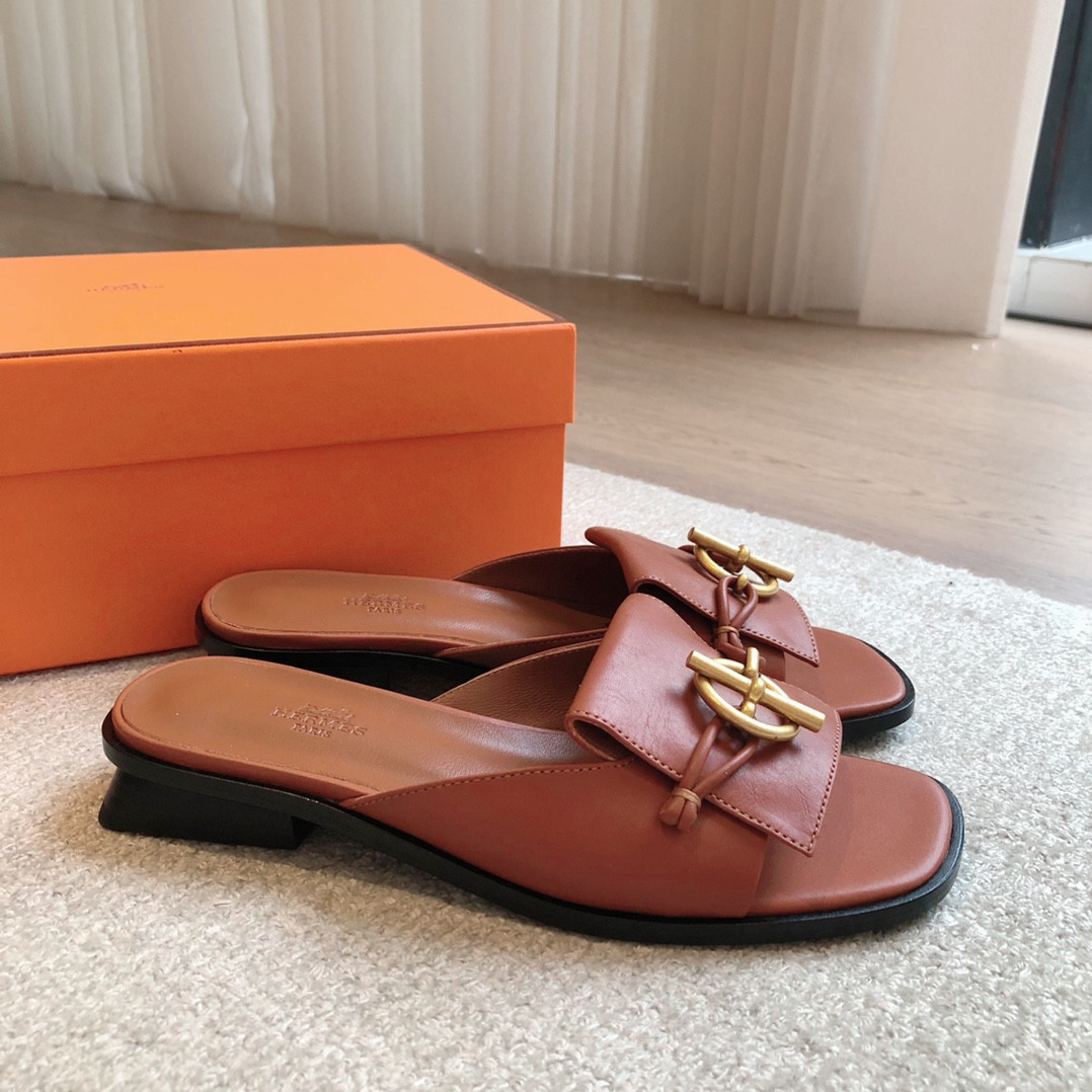 UA H**me5 Isle sandal