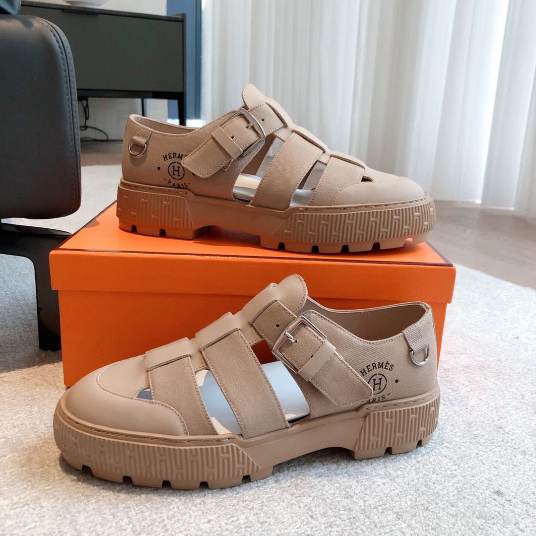 UA H**me5 Item sandal
