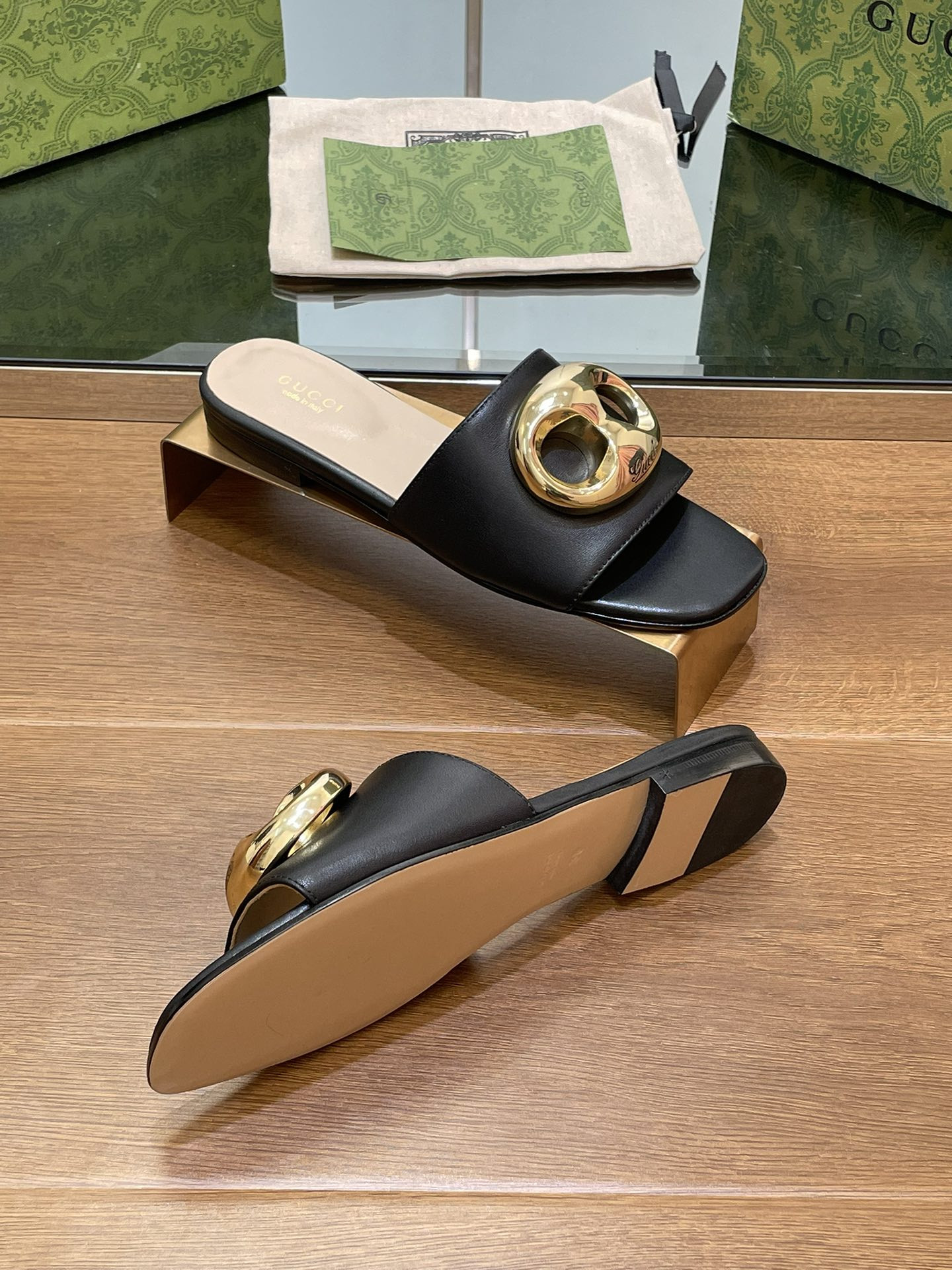 UA Gvc*1 MARINA CHAIN SLIDE