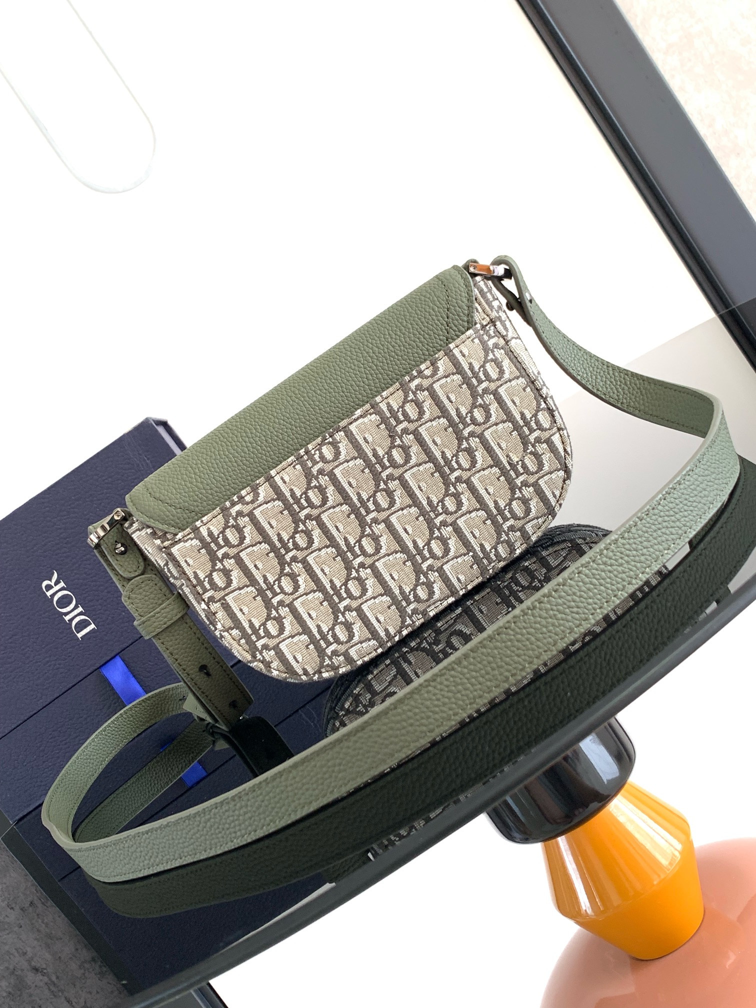 D10r Saddle Messenger Bag 19.5x13x4.3cm
