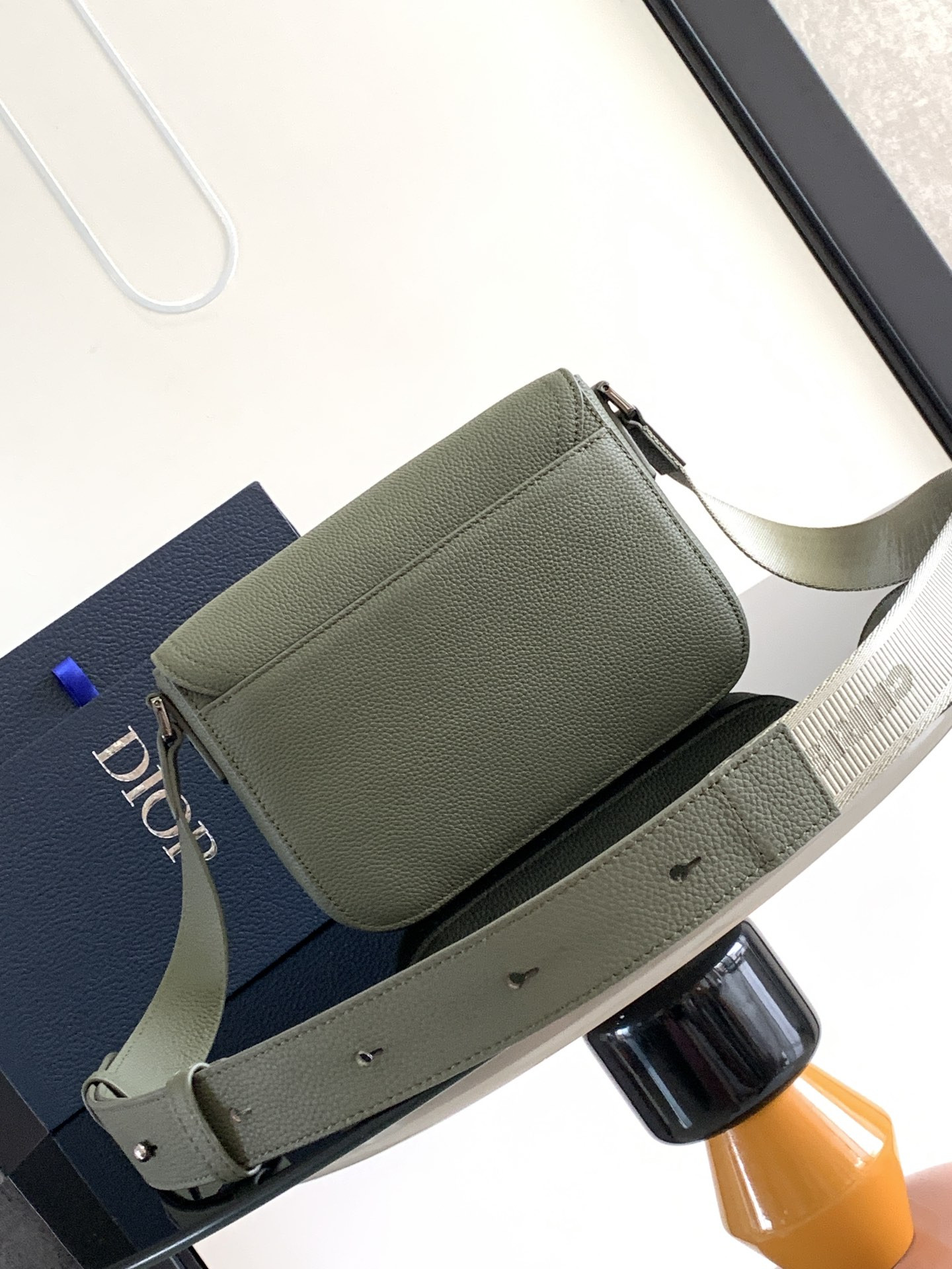 D10r Saddle Messenger Bag 24 x 16.5 x 5.5 cm