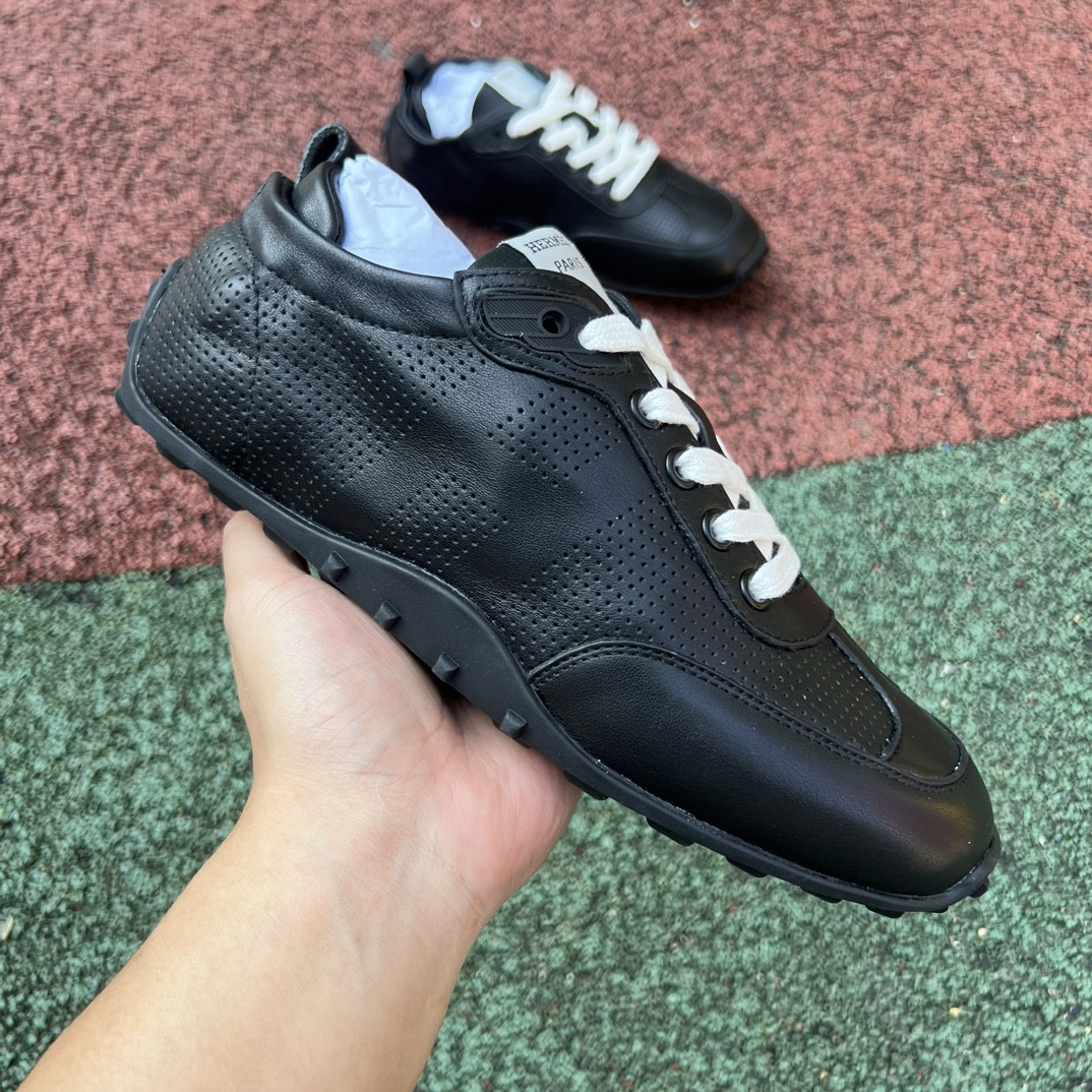 UA H**me5 In Sneaker