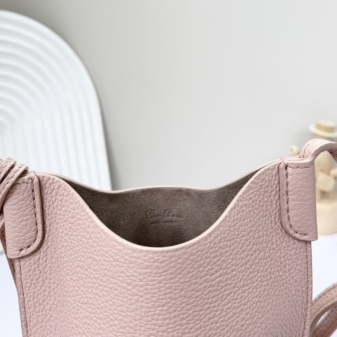 L0r0 P1ana Mini Bale Bag Calfskin 20x15x4cm