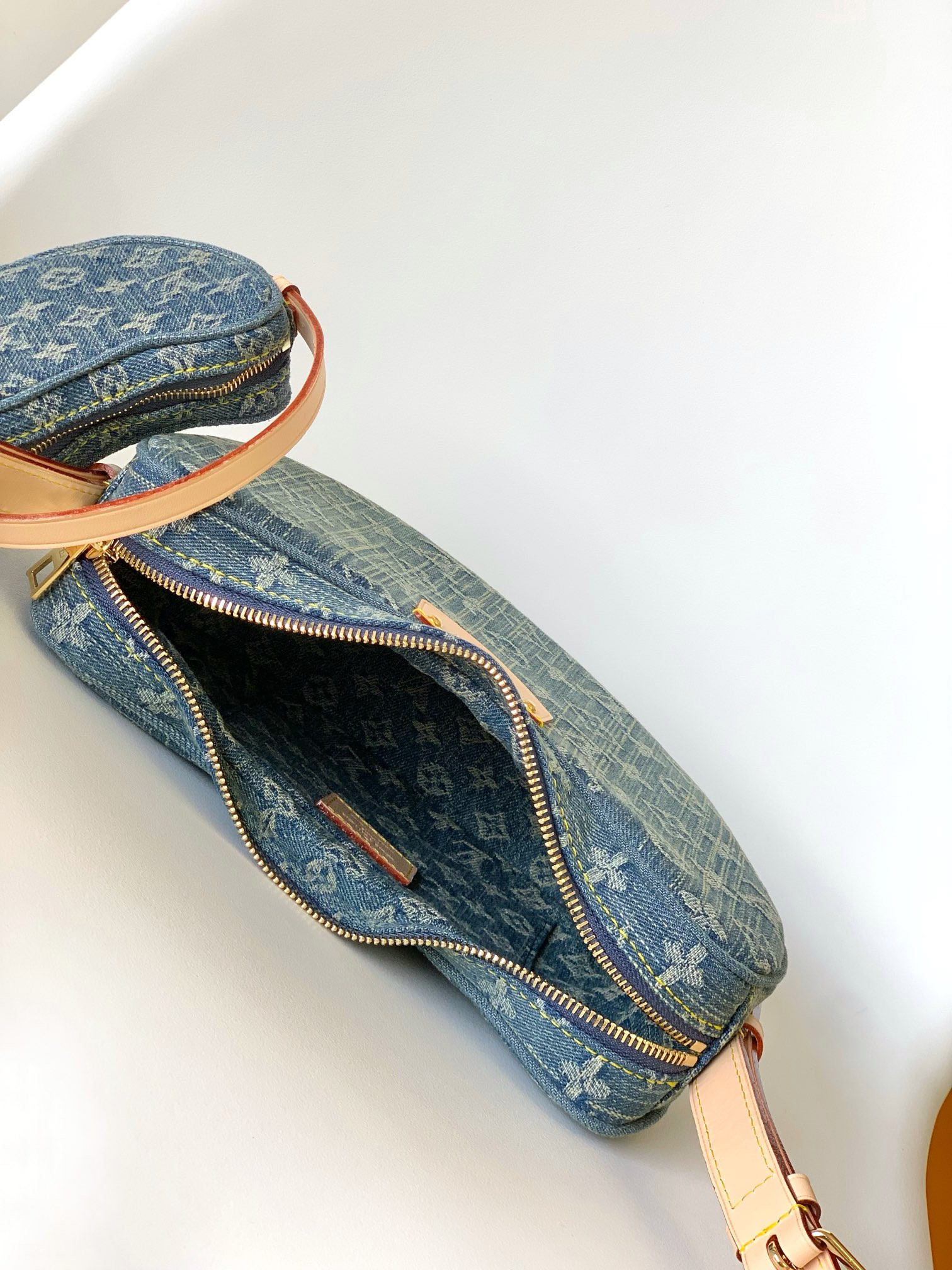 LV Croissant MM M46856 9.8 x 5.9 x 2 inches