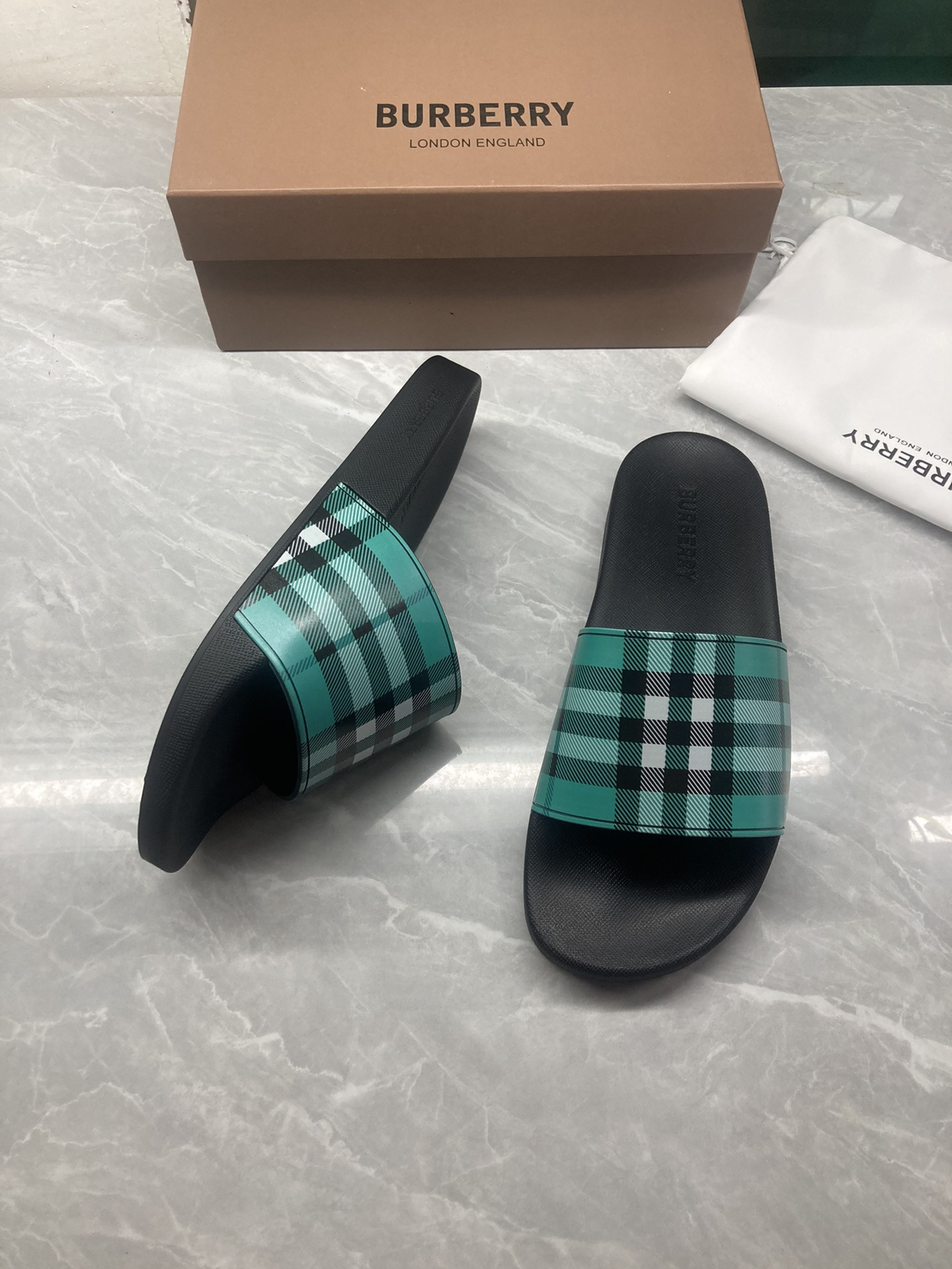 Bv*b*rry Check Slides