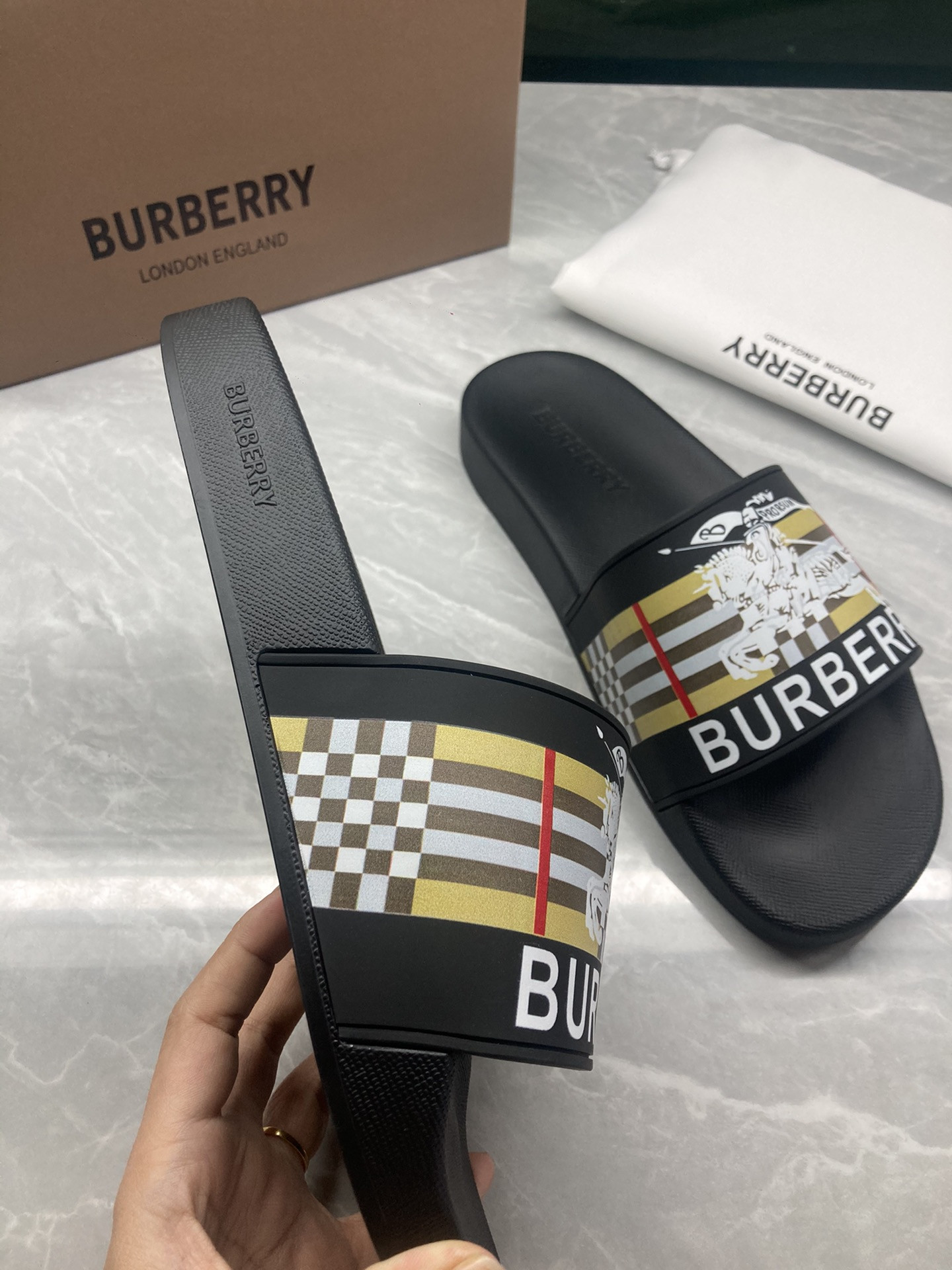 Bv*b*rry Slides