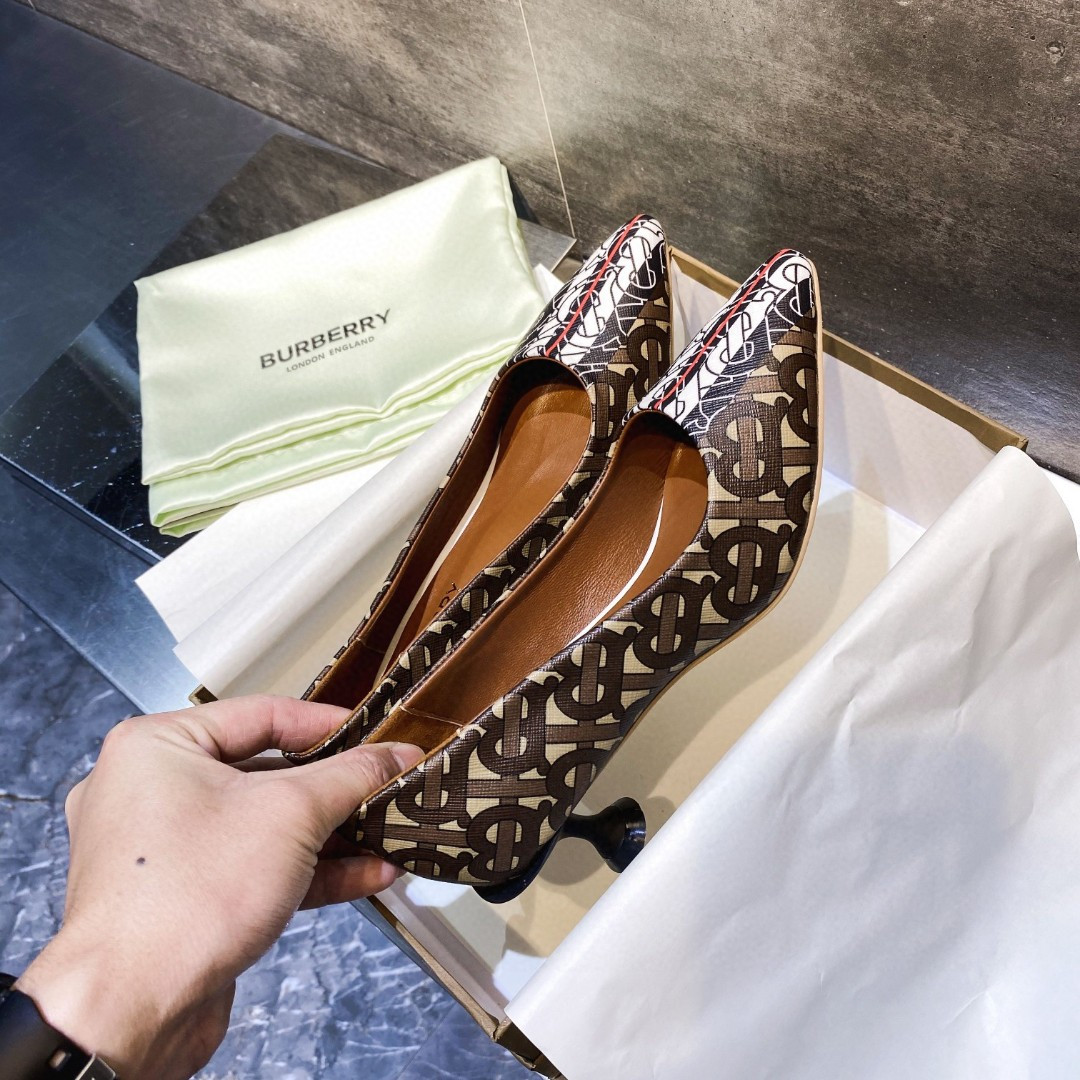 UA Bv*b*rry Pumps
