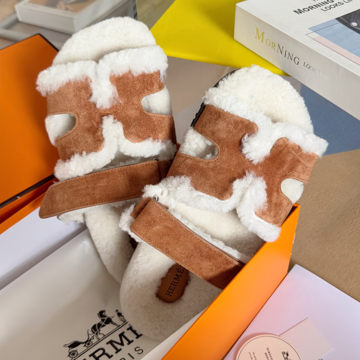UA H**me5 Chypre sandal
