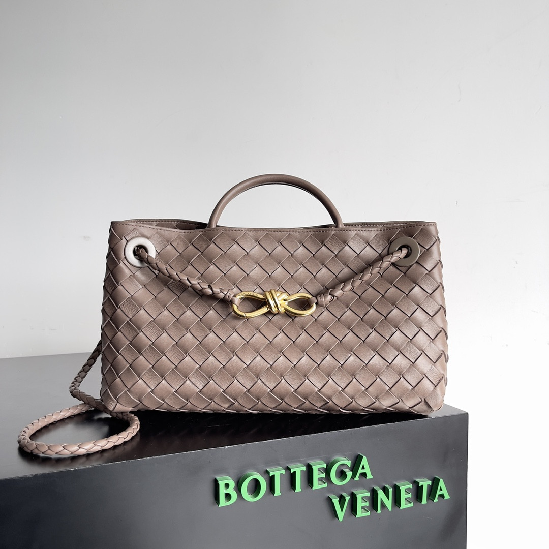 B0tt*ga Ven*ta East-West Andiamo 29x10x18CM