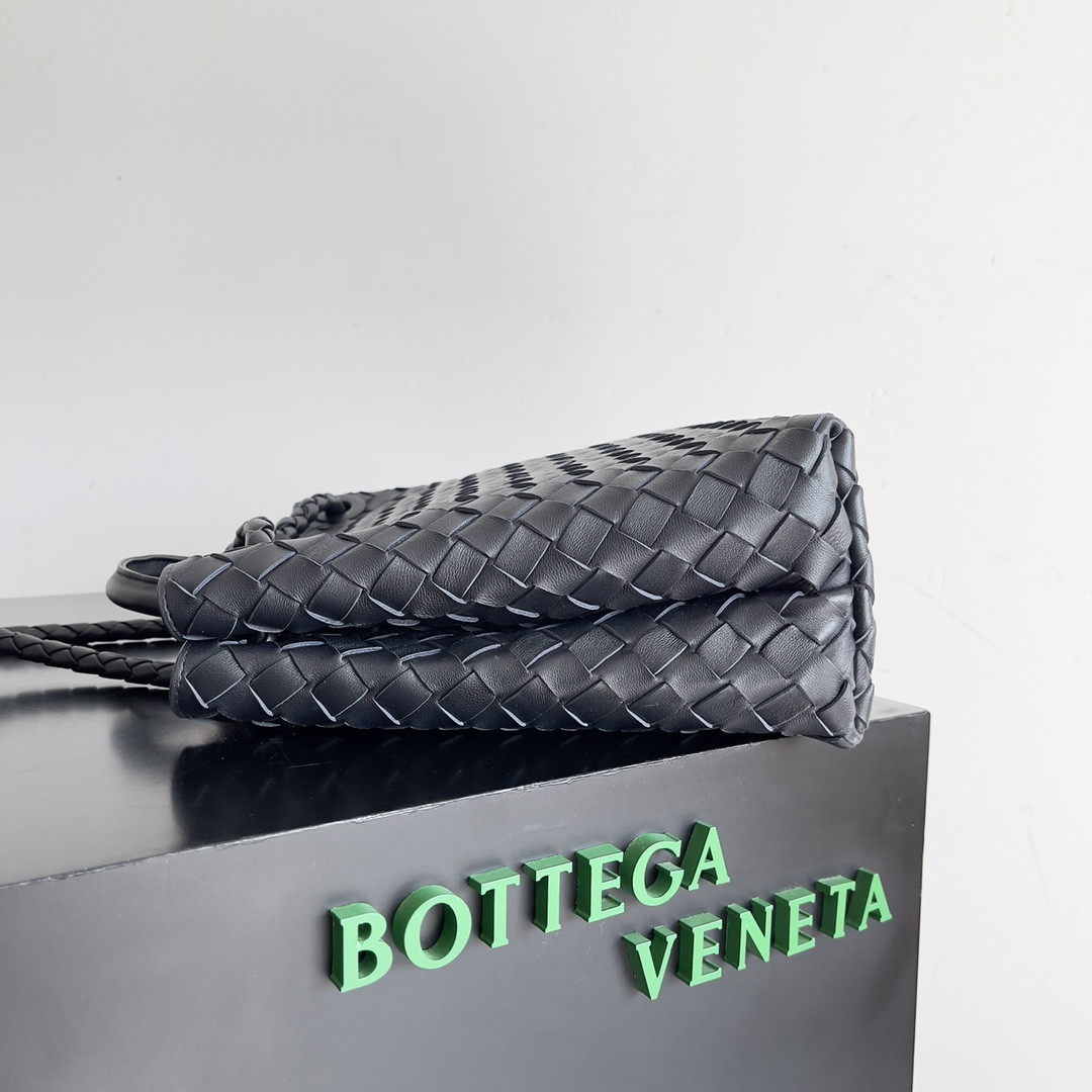 B0tt*ga Ven*ta Medium Andiamo 32x25x11CM