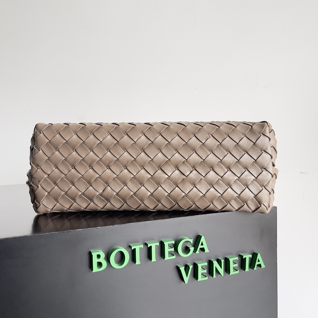B0tt*ga Ven*ta Medium Andiamo 32x25x11CM