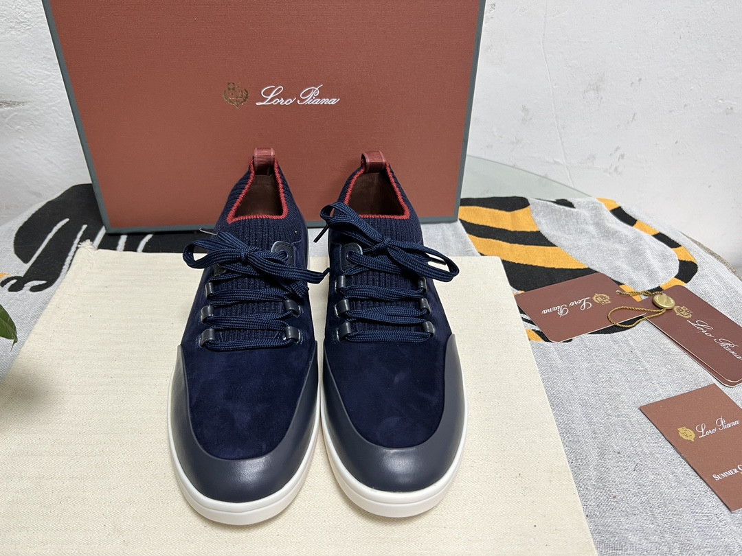 UA L0r0 P1ana Soho Walk Sneaker