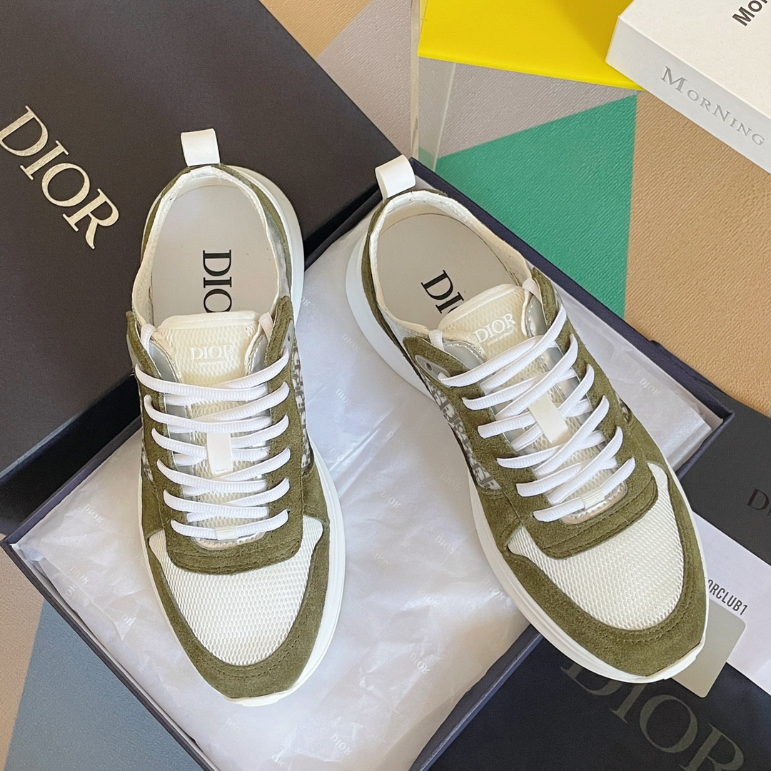 UA D10r B25 Runner Sneaker